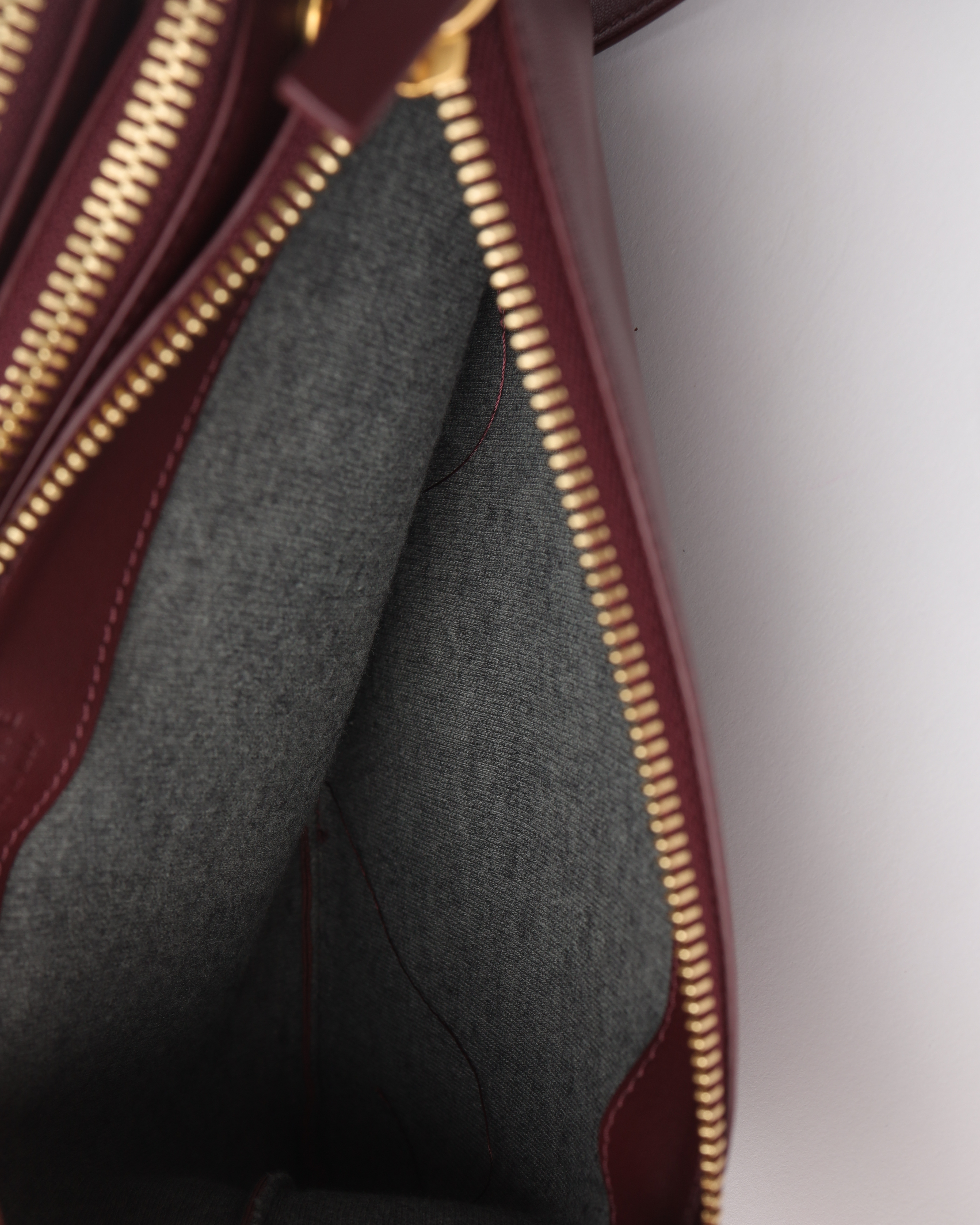 Celine trio bag burgundy deals