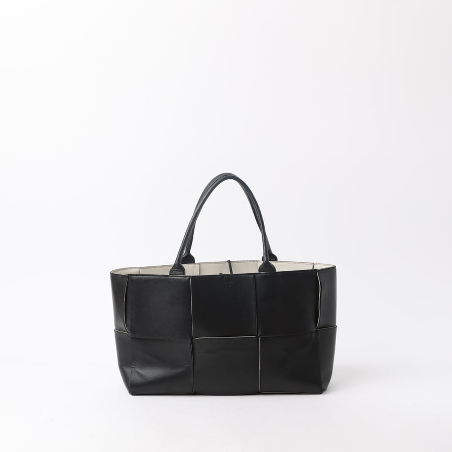 Vintage BOTTEGA VENETA Arco Medium Tote Bag - A Retro Tale