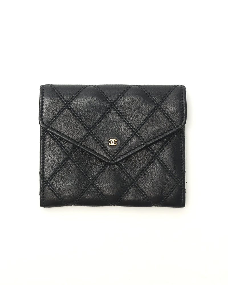 Vintage Chanel Wallets | A Retro Tale