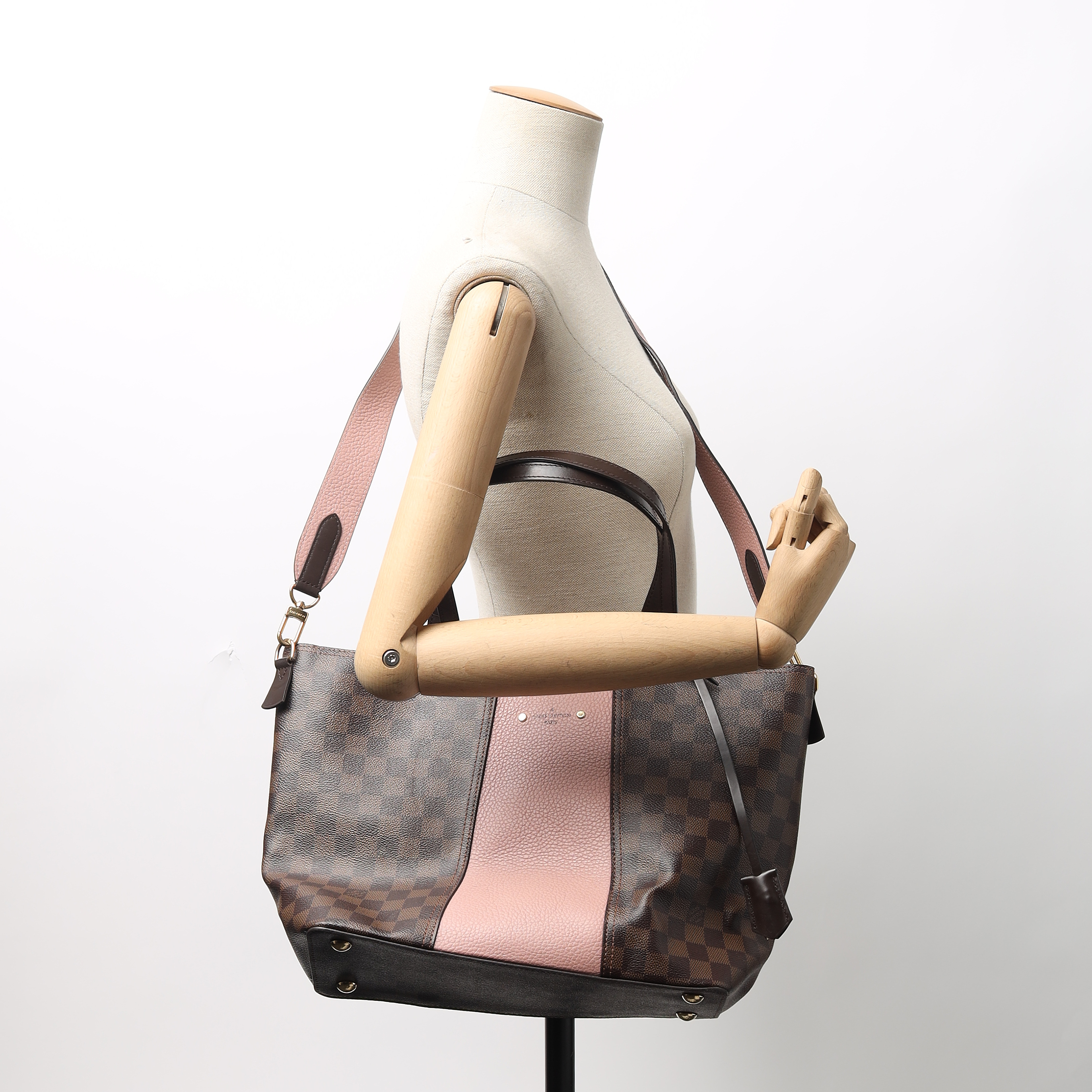 LOUIS VUITTON Vintage Damier Ebene Jersey Magnolia Shoulder Bag 