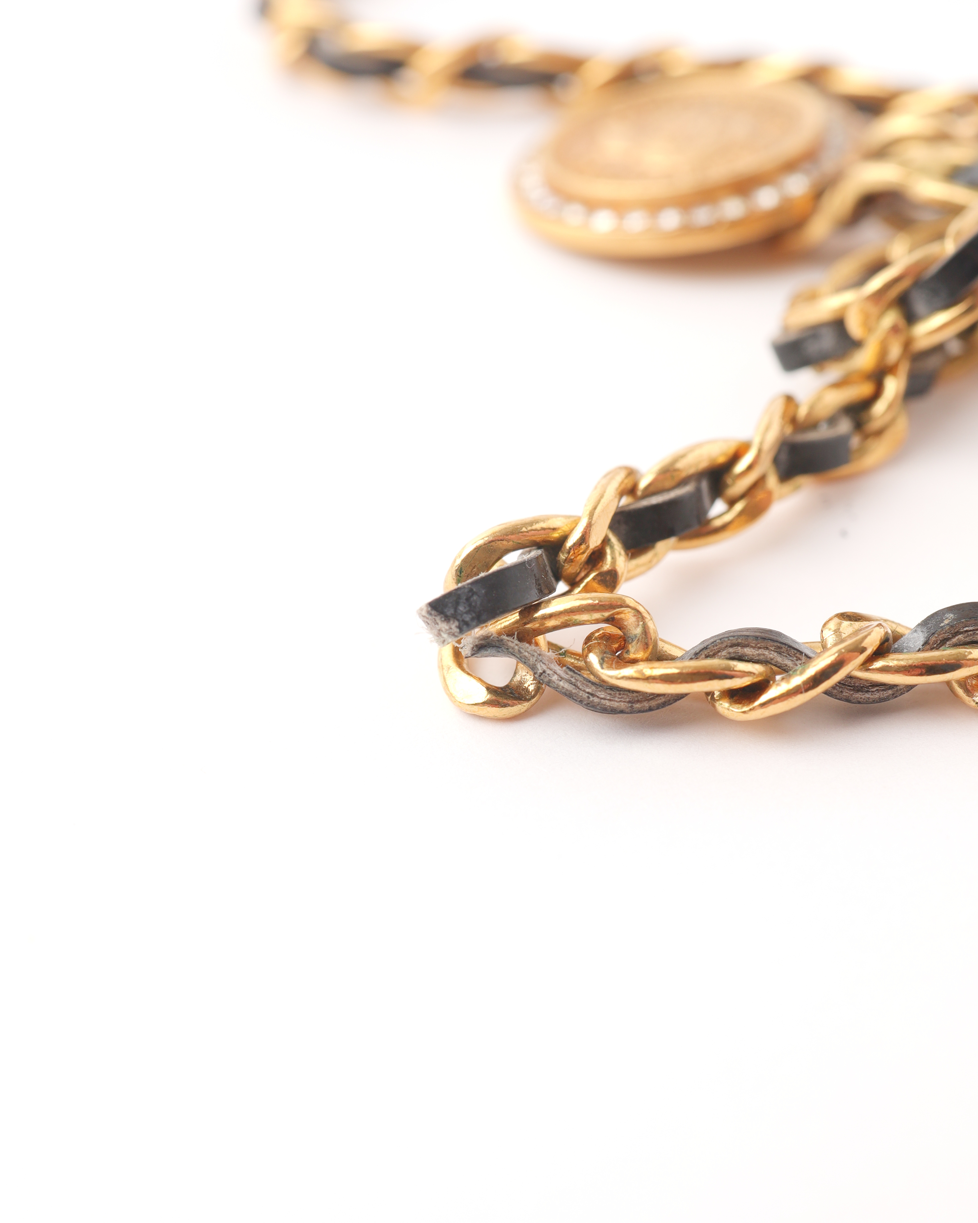 Pre-owned Chanel Ribbon Coco Leather Chain Choker