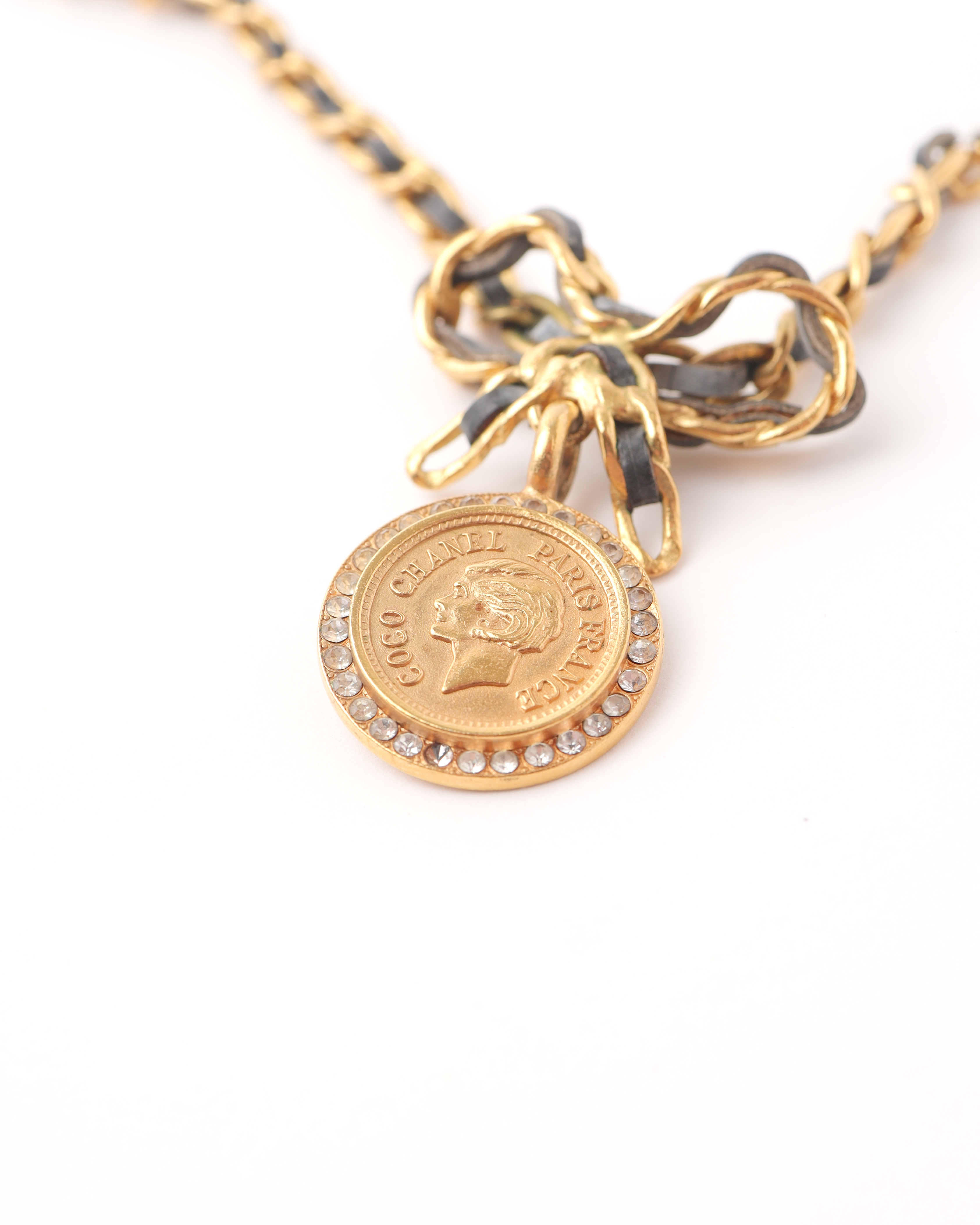 Pre-owned Chanel Ribbon Coco Leather Chain Choker