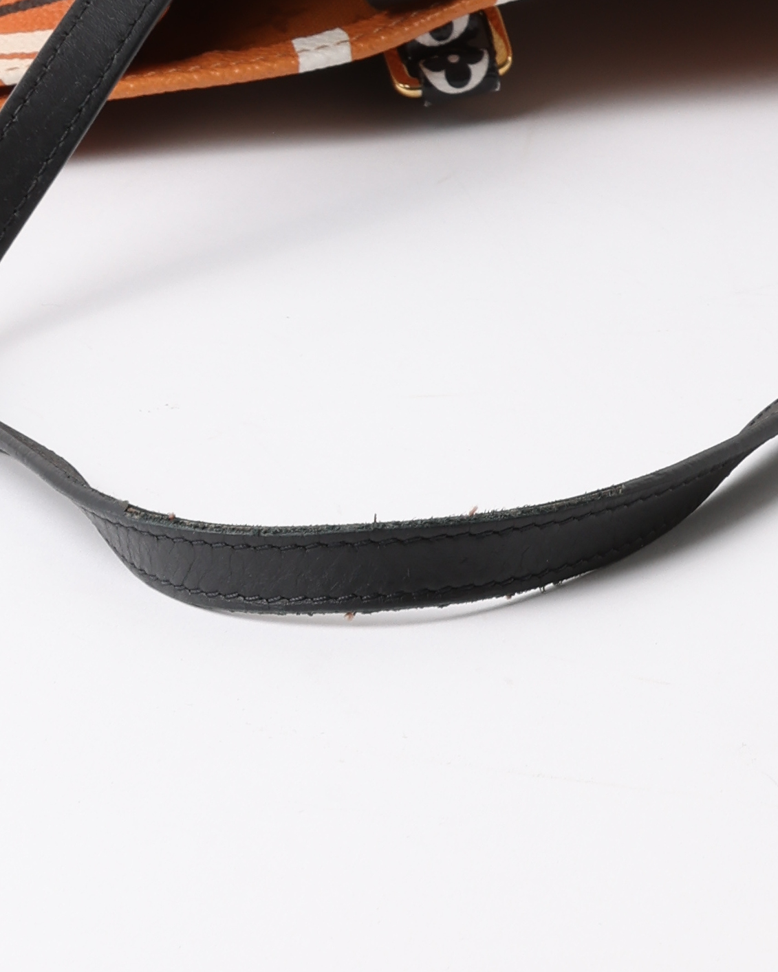 Pre-owned Louis Vuitton On The Go Gm Crafty Shoulder Bag