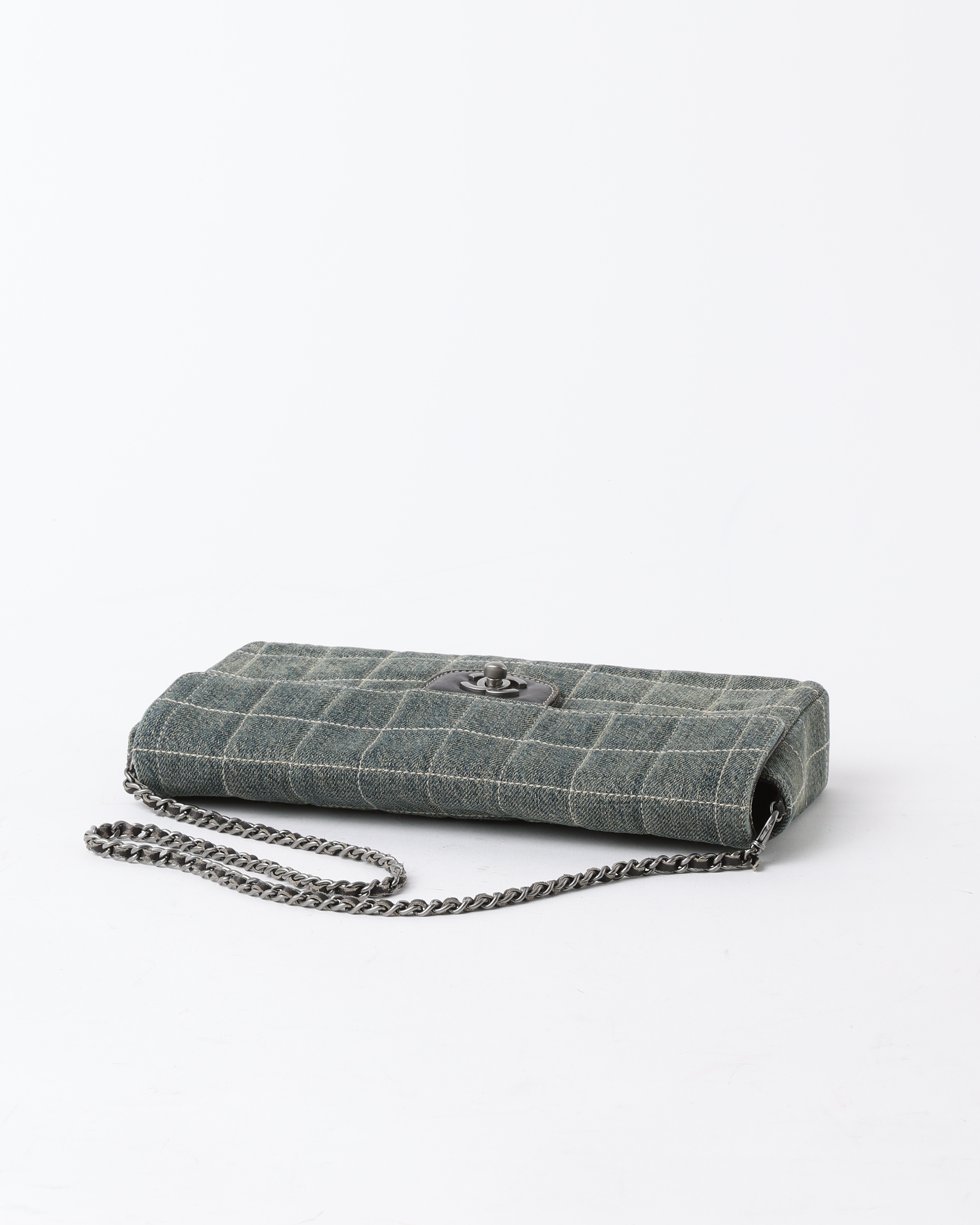 Pre-owned Chanel Denim Chocolate Bar Shoulder Bag