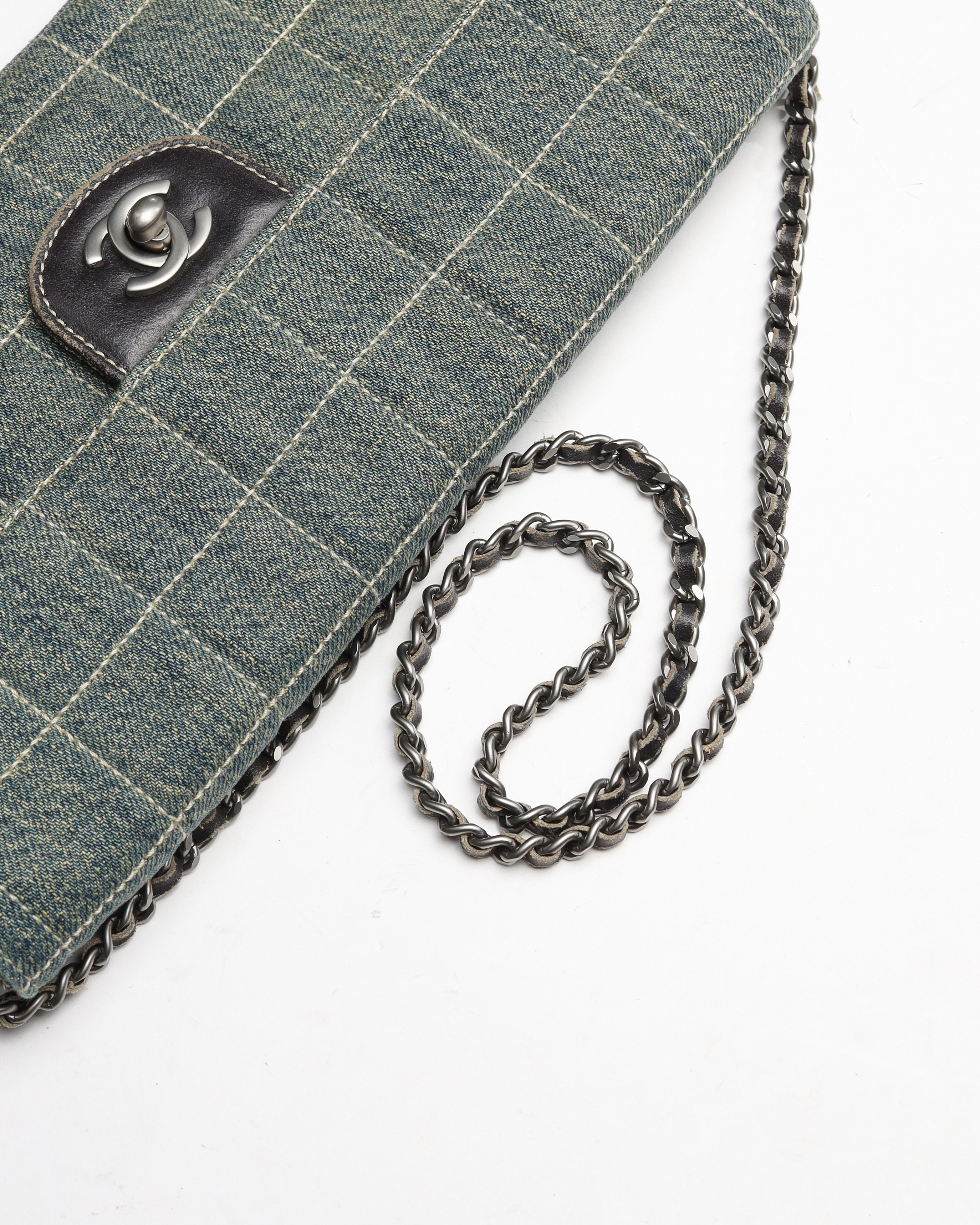Pre-owned Chanel Denim Chocolate Bar Shoulder Bag