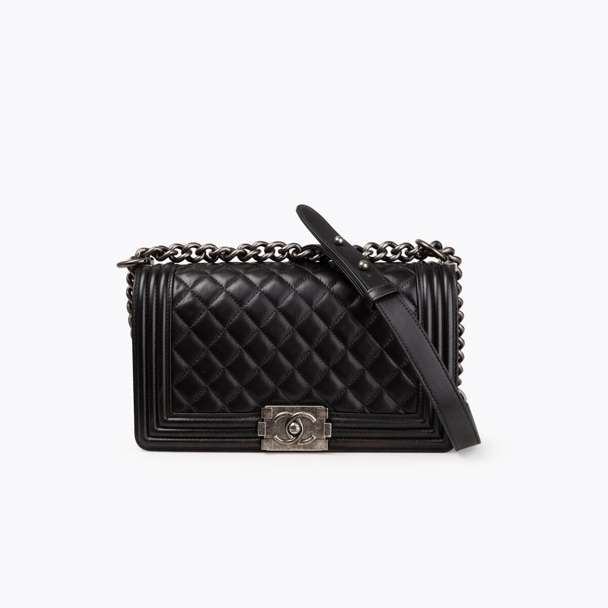 CHANEL Medium Boy Bag