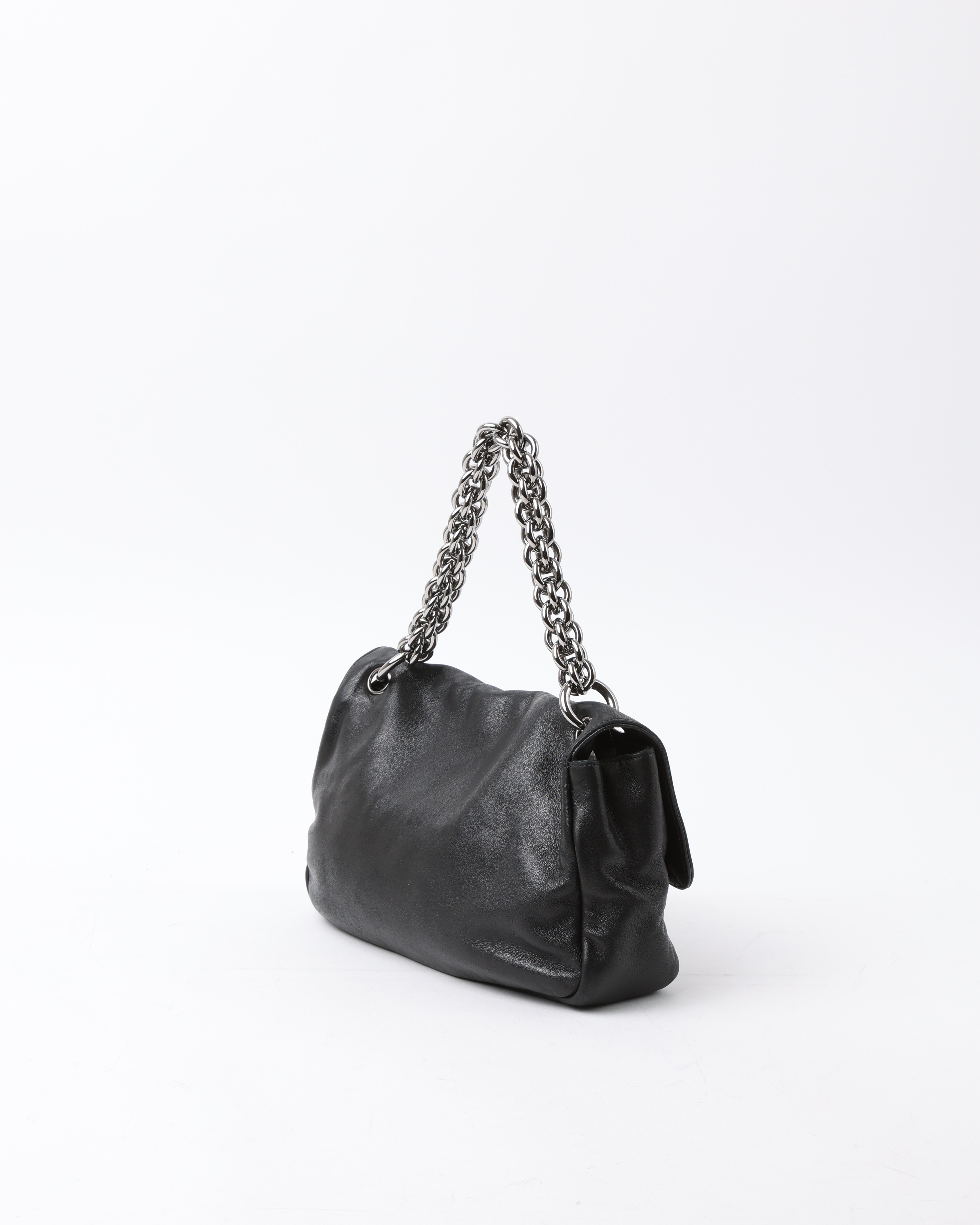 Pre-owned Chanel Classic Chain Flap Bag In Black