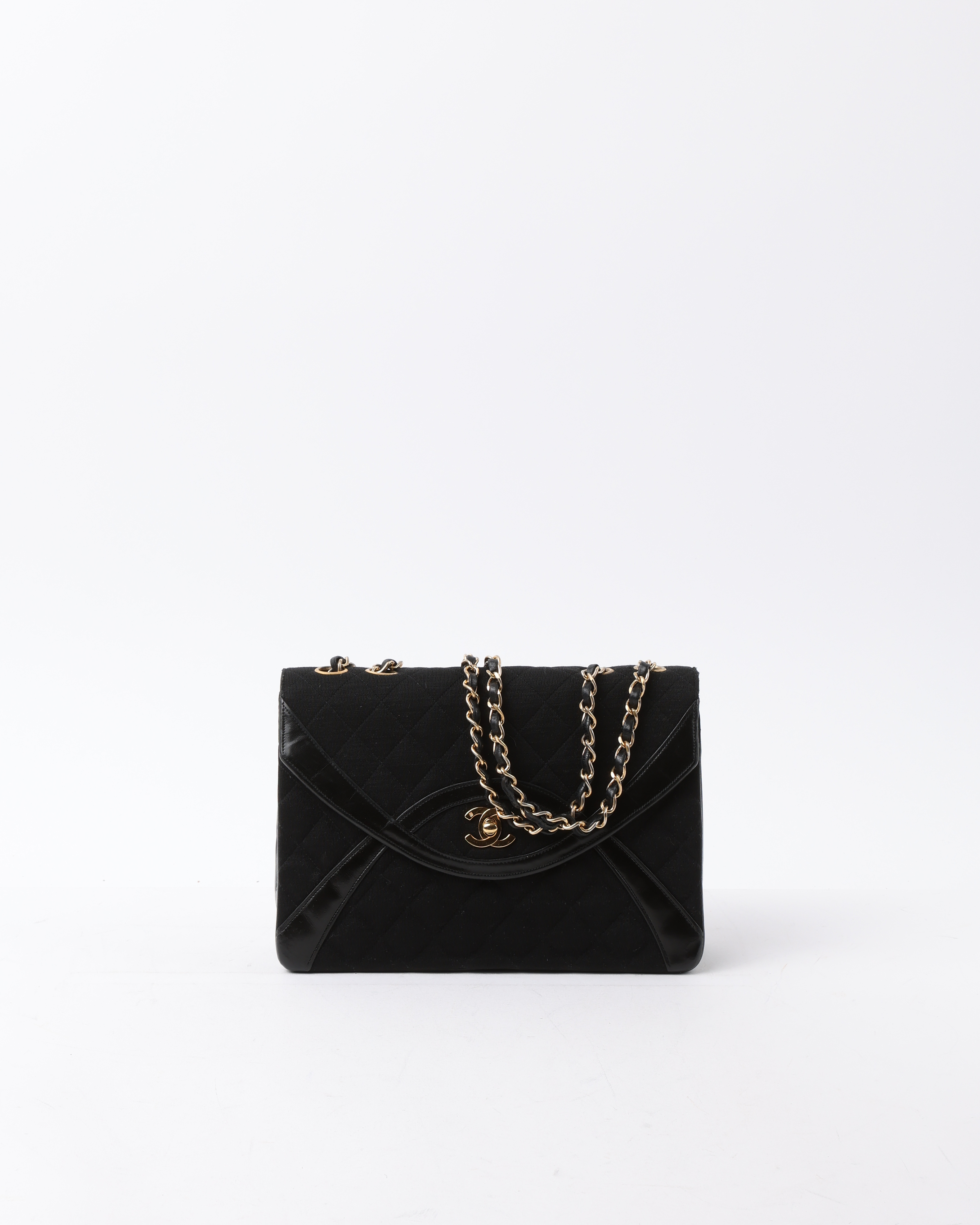 CHANEL Classic Medium Single Flap Bag