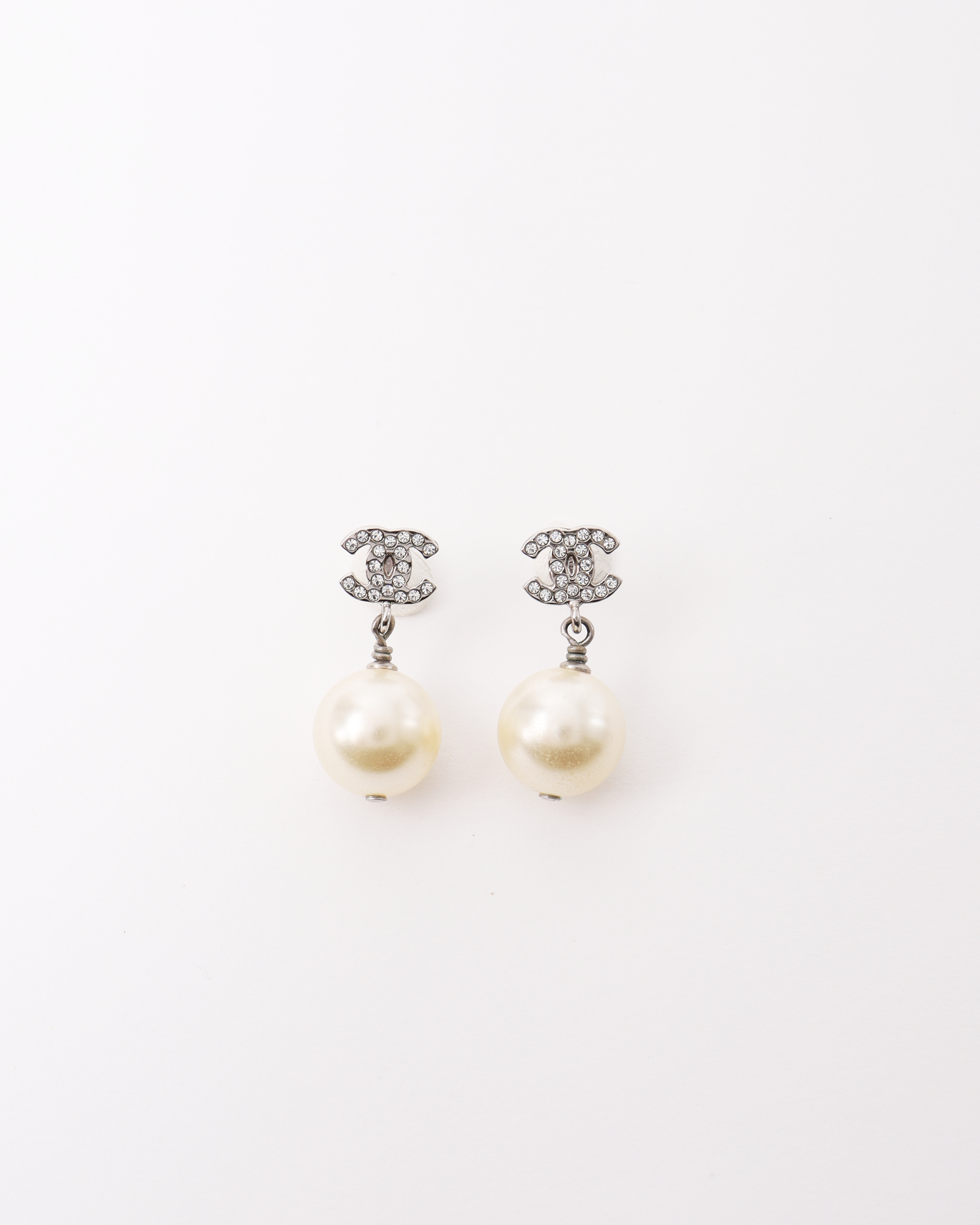 Pre-owned Chanel Icon Series Pearl Charm Earrings