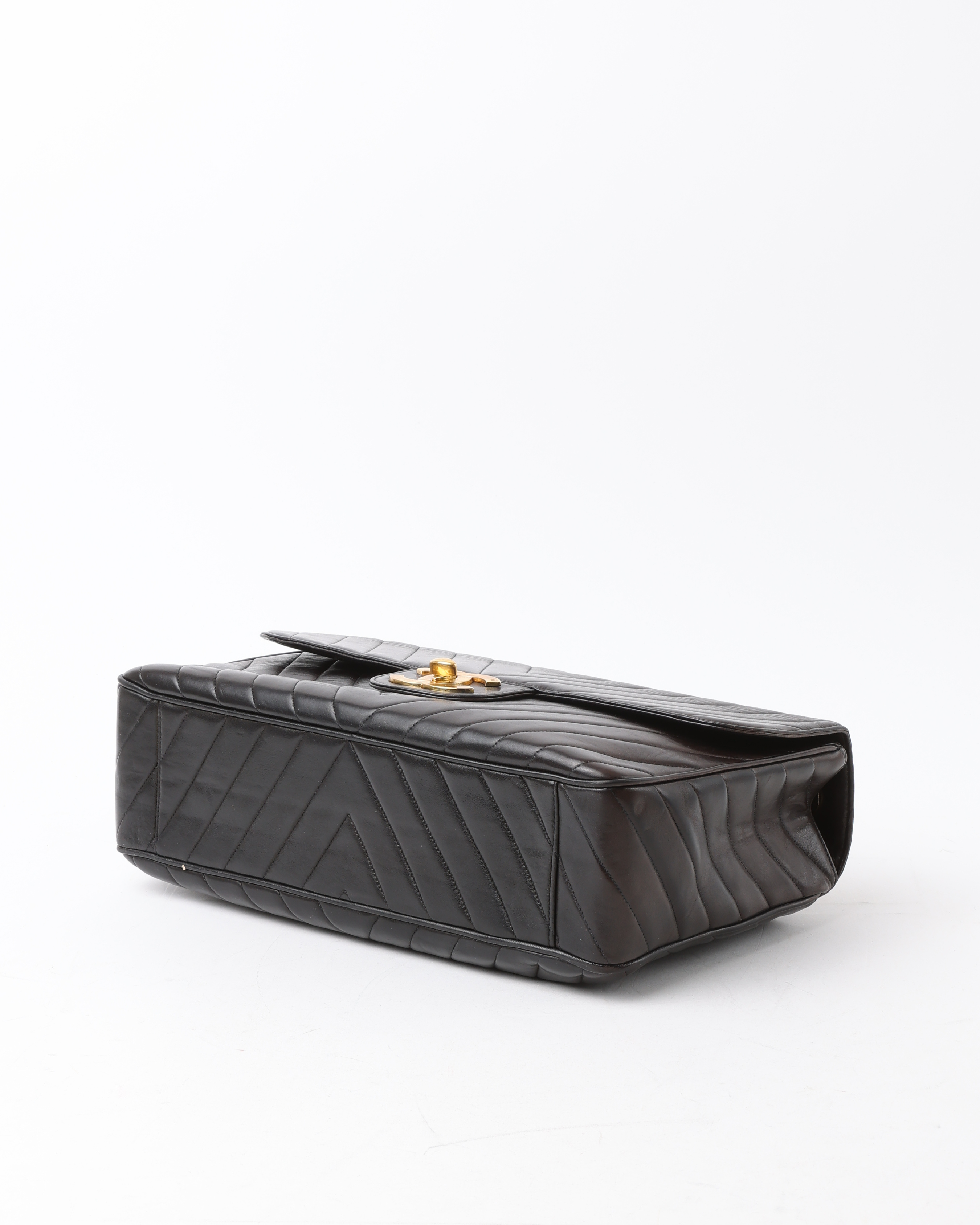 Pre-owned Chanel Chevron Maxi Single Flap Bag In Black