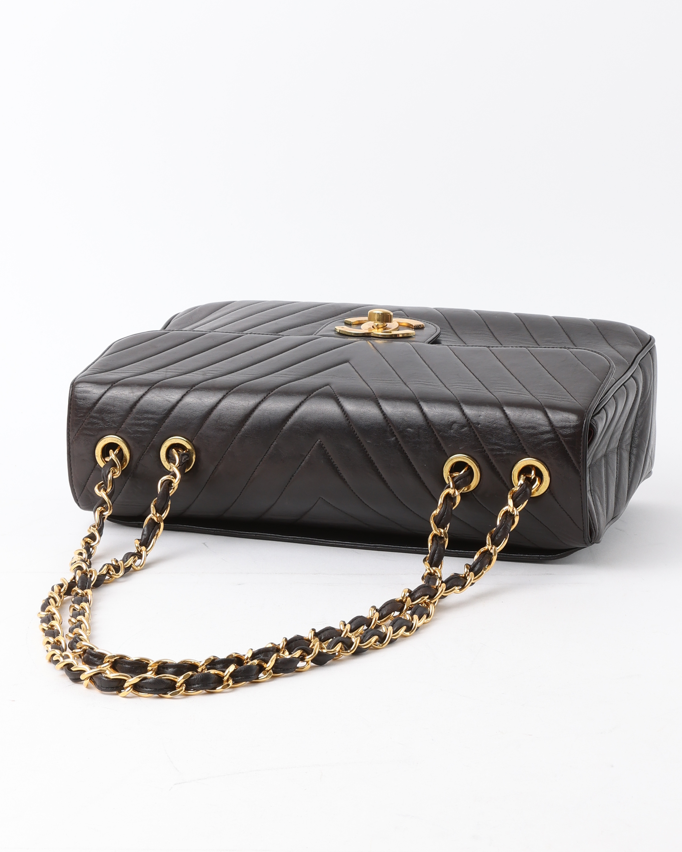 Pre-owned Chanel Chevron Maxi Single Flap Bag In Black