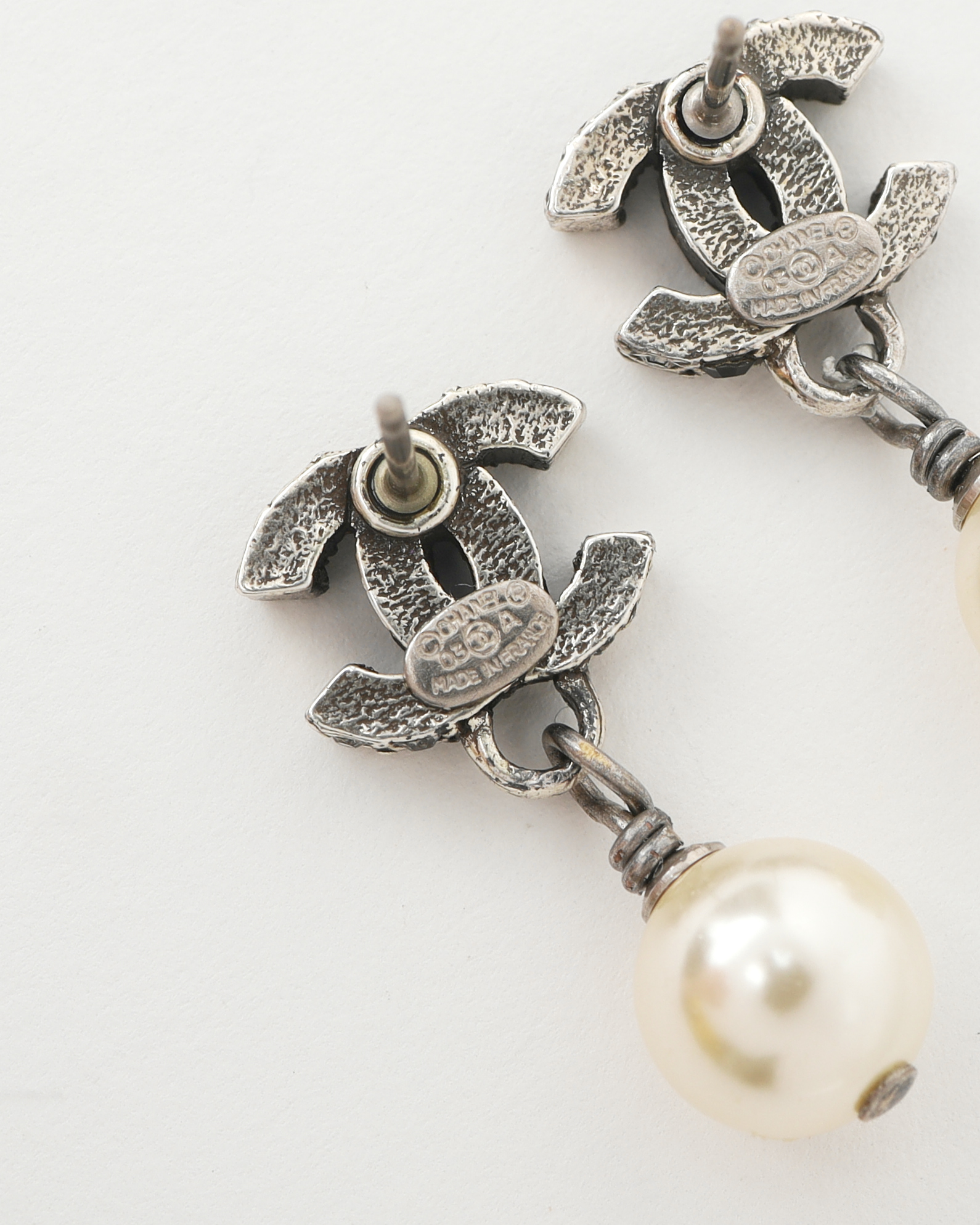 Pre-owned Chanel Cc Icon Series Rhinestones And Pearl Earrings In Silver