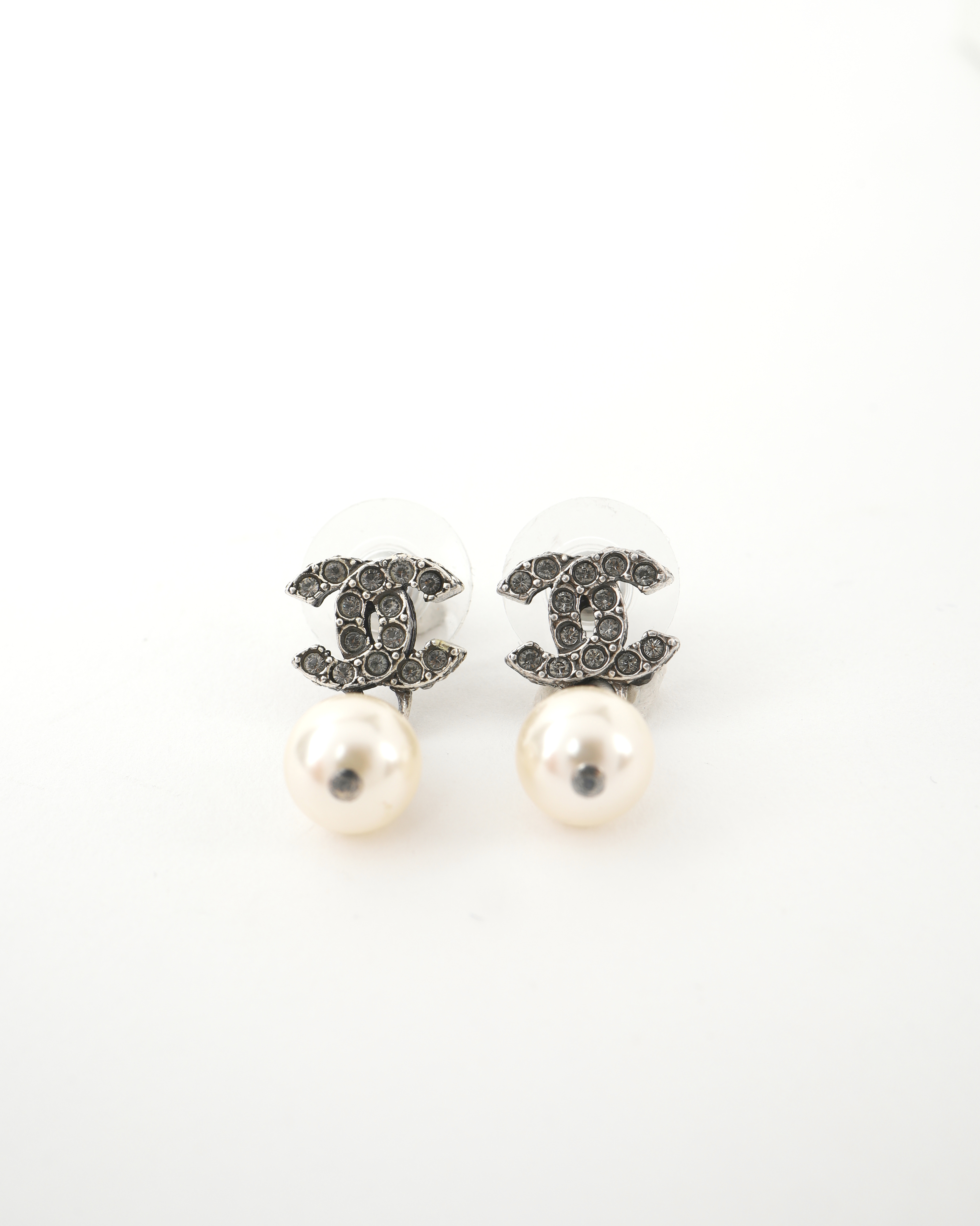Pre-owned Chanel Cc Icon Series Rhinestones And Pearl Earrings In Silver