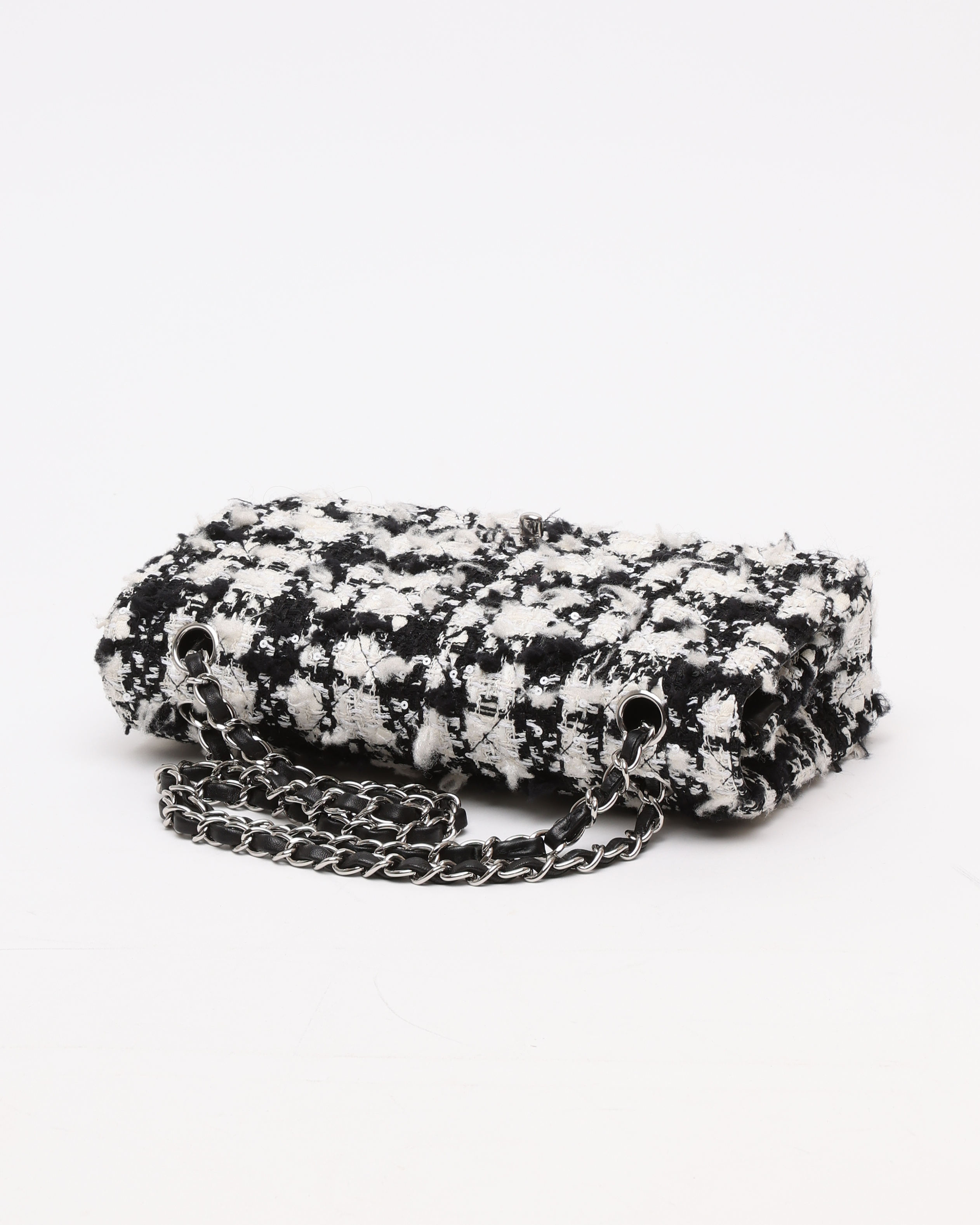 Pre-owned Chanel Classic Medium Tweed Flap Bag