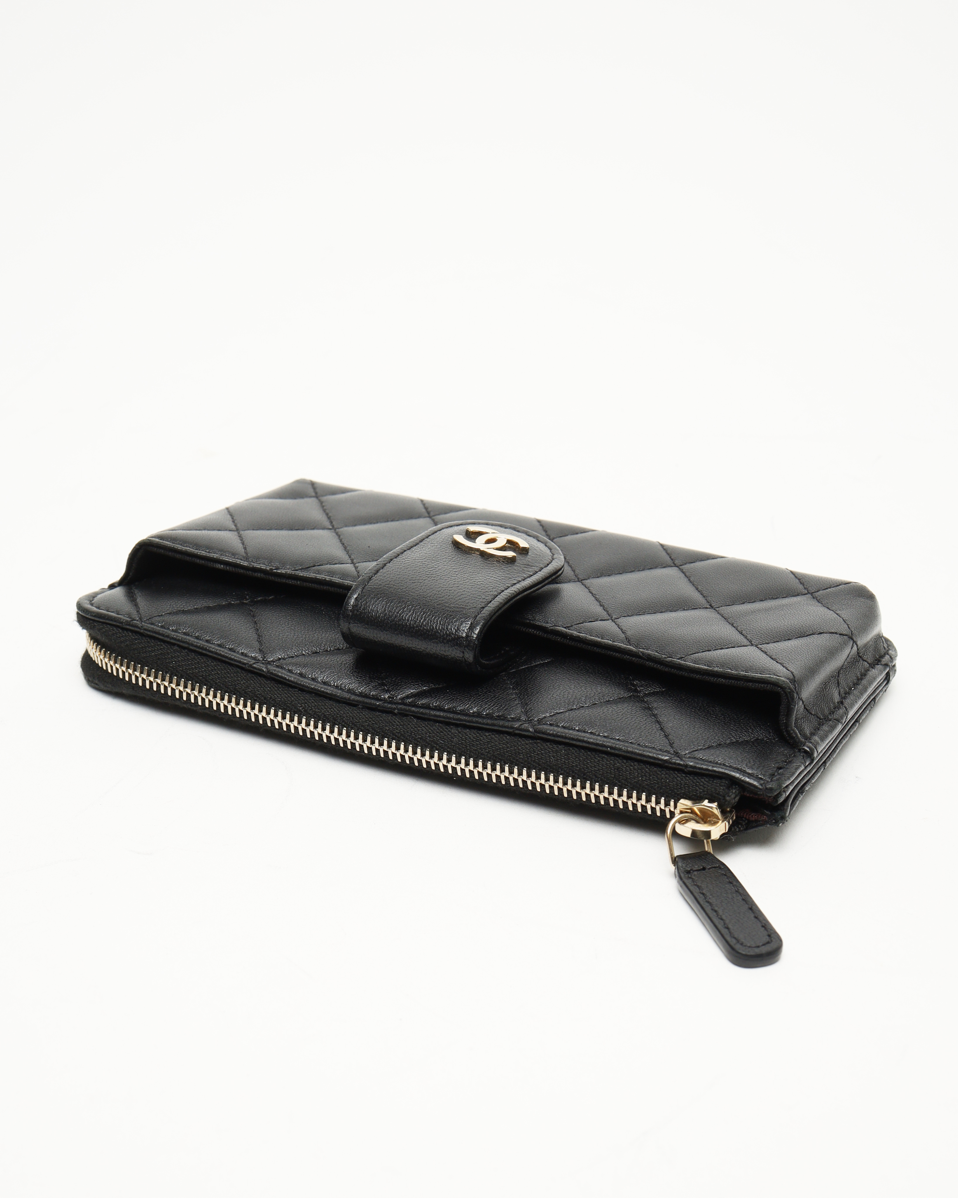 Pre-owned Chanel Mobile And Card Wallet In Black