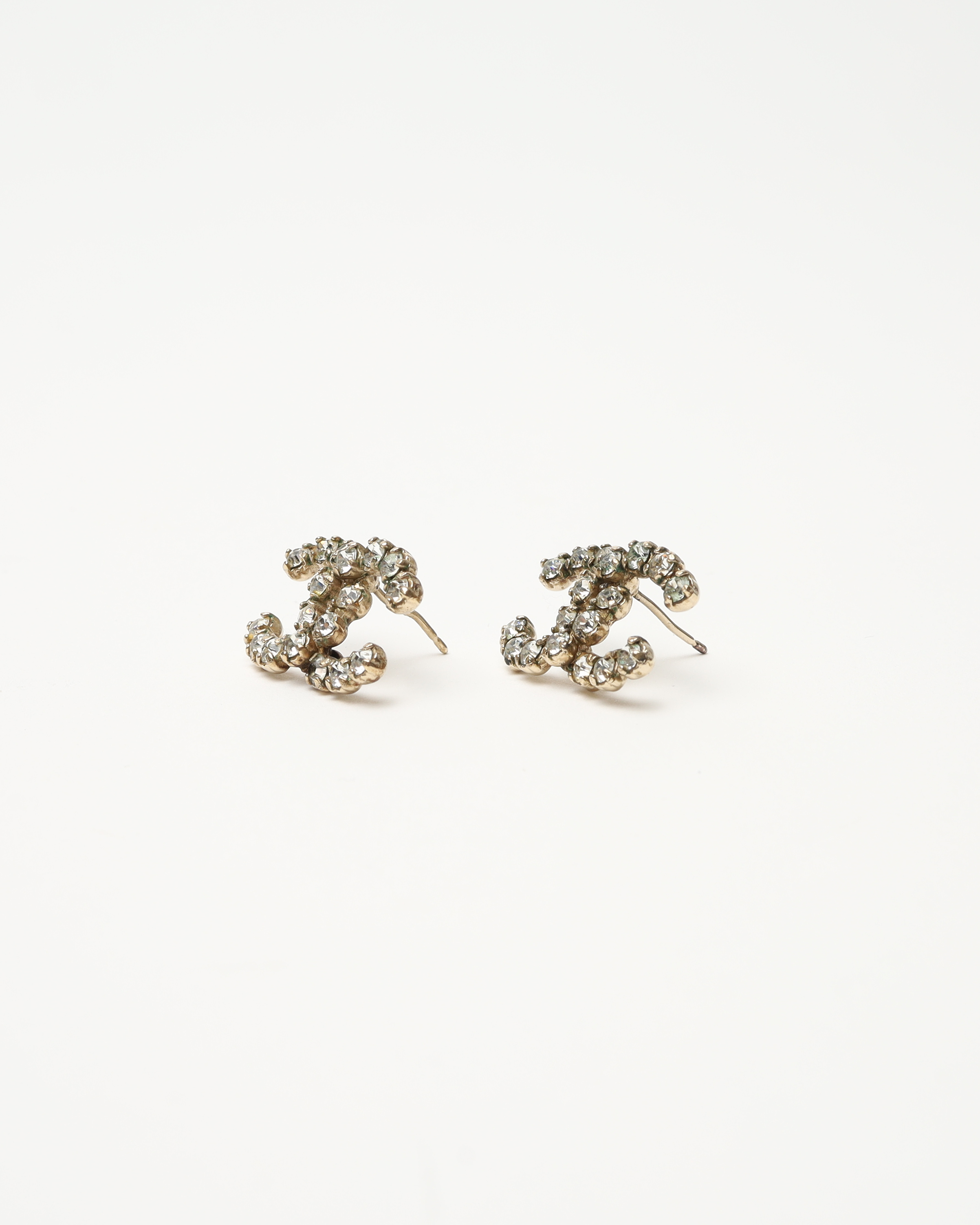 Pre-owned Chanel Cc Rhinestone Earrings In Silver