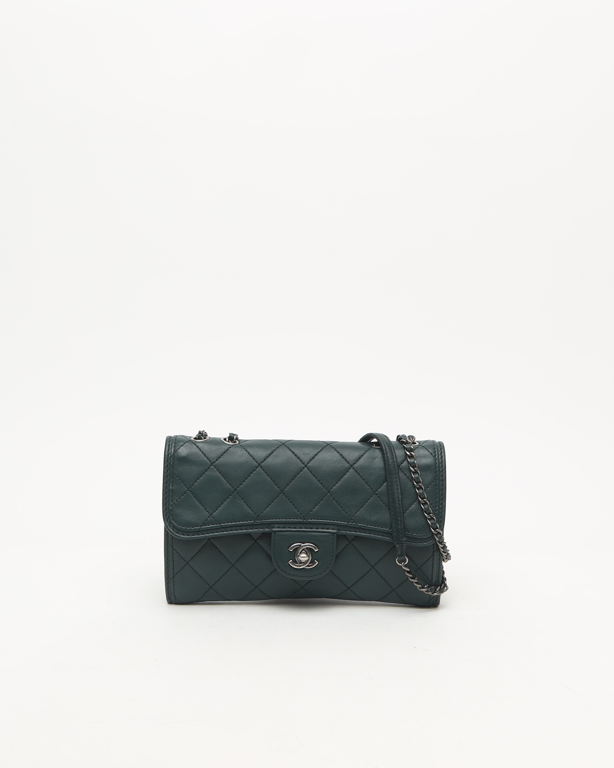 Pre-owned Chanel Citizen Flap Bag In Gray
