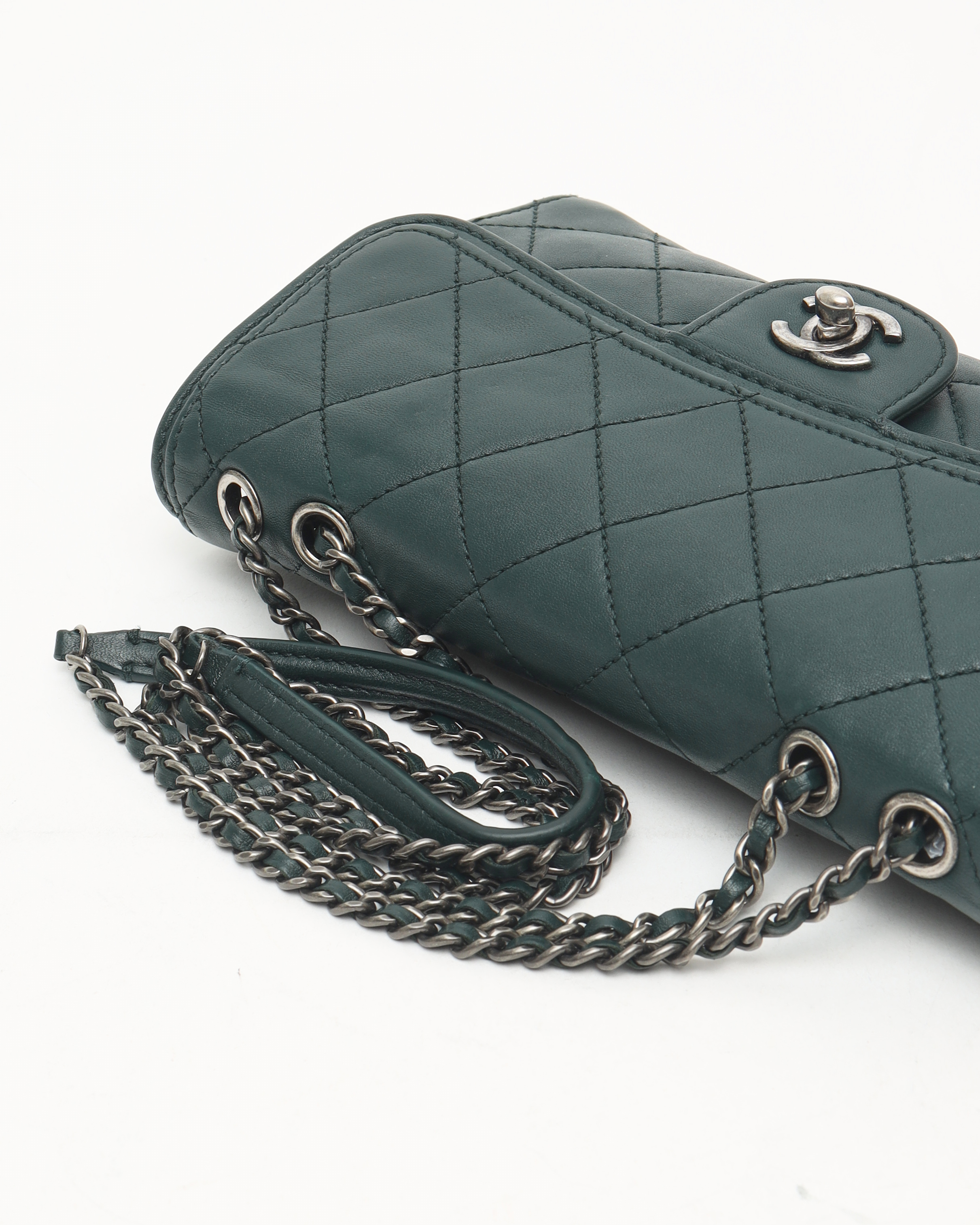 Pre-owned Chanel Citizen Flap Bag In Gray