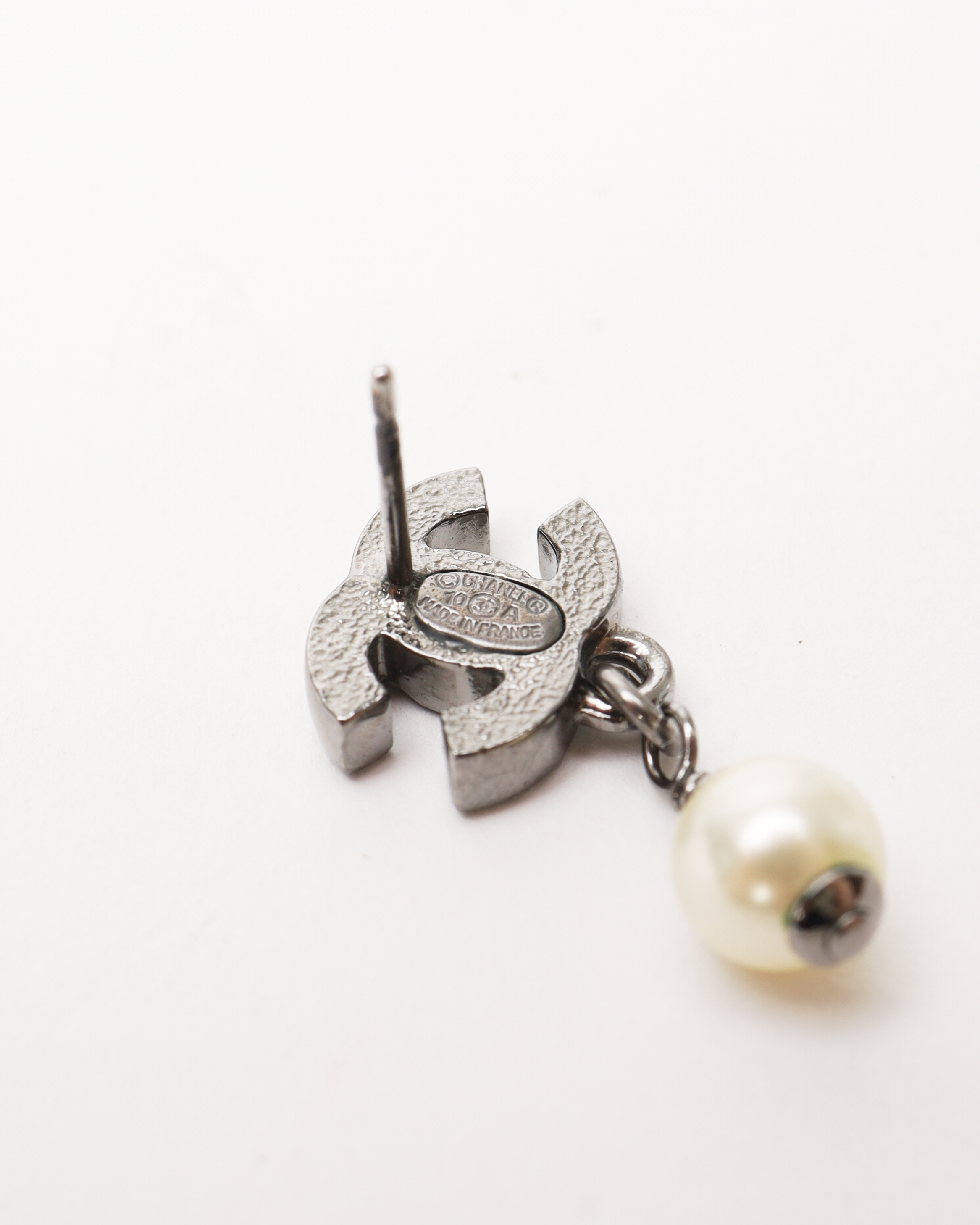 Pre-owned Chanel Coco Mark Pearl And Rhinestone Earrings