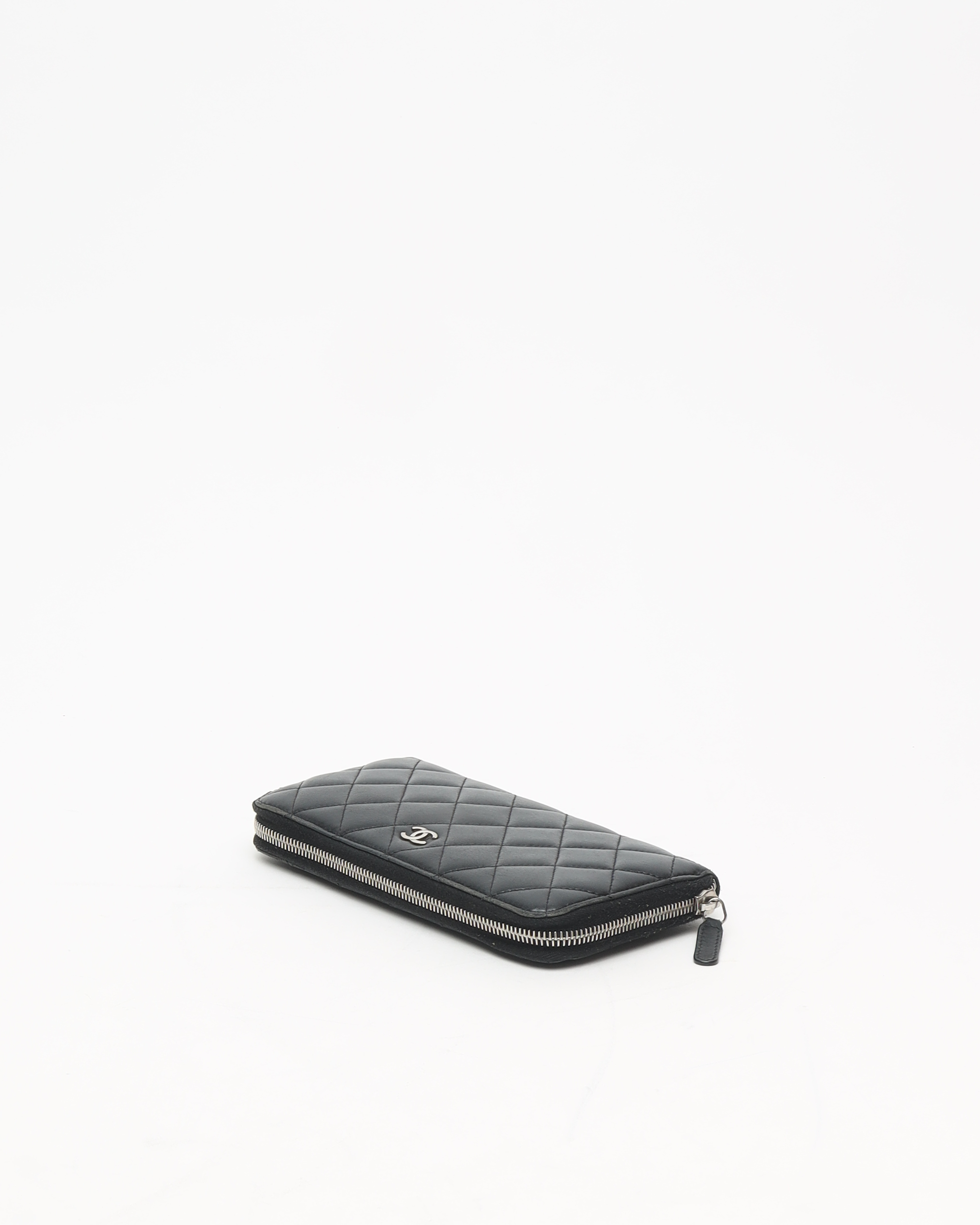 Pre-owned Chanel Classic Cc Zip Around Wallet