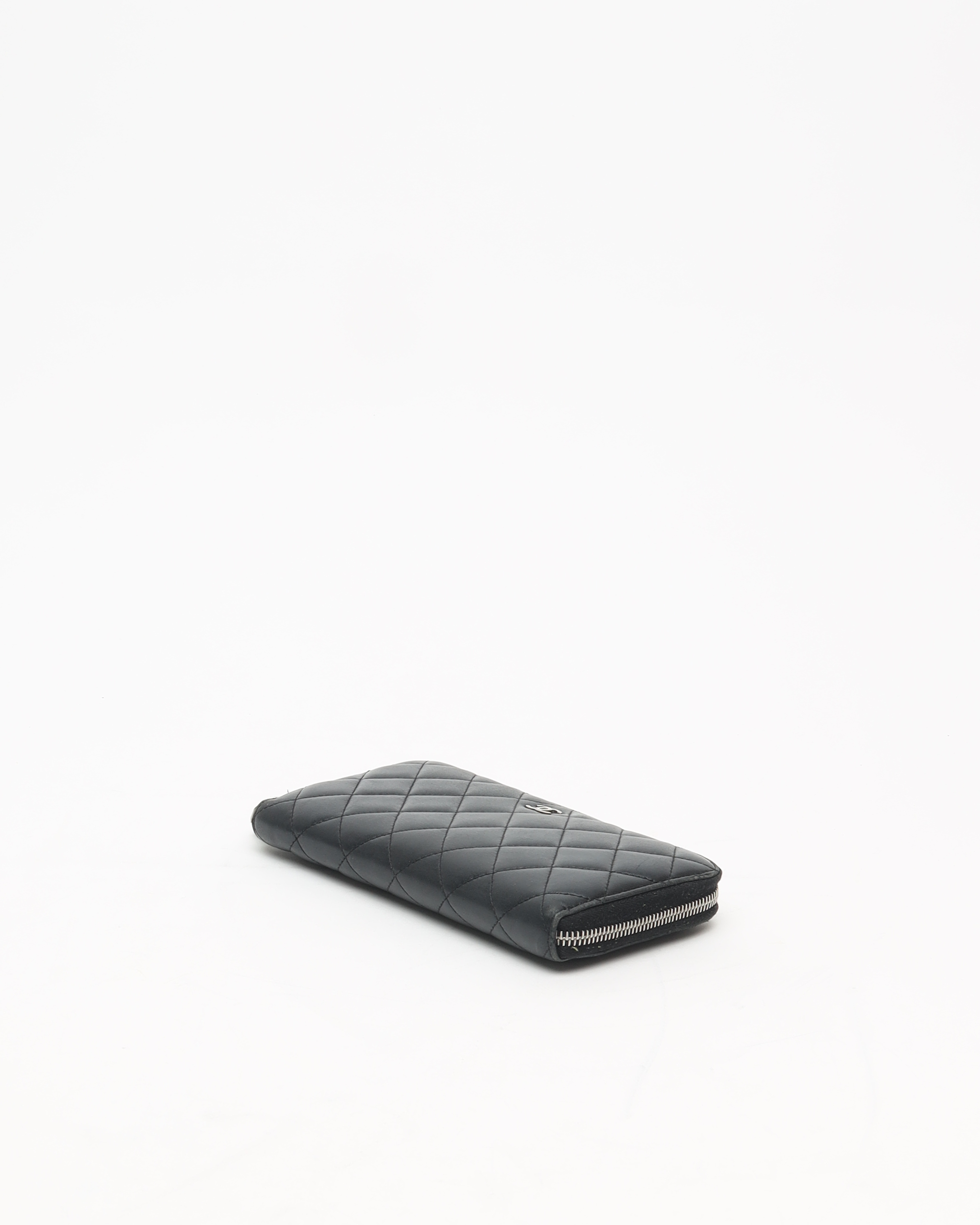 Pre-owned Chanel Classic Cc Zip Around Wallet