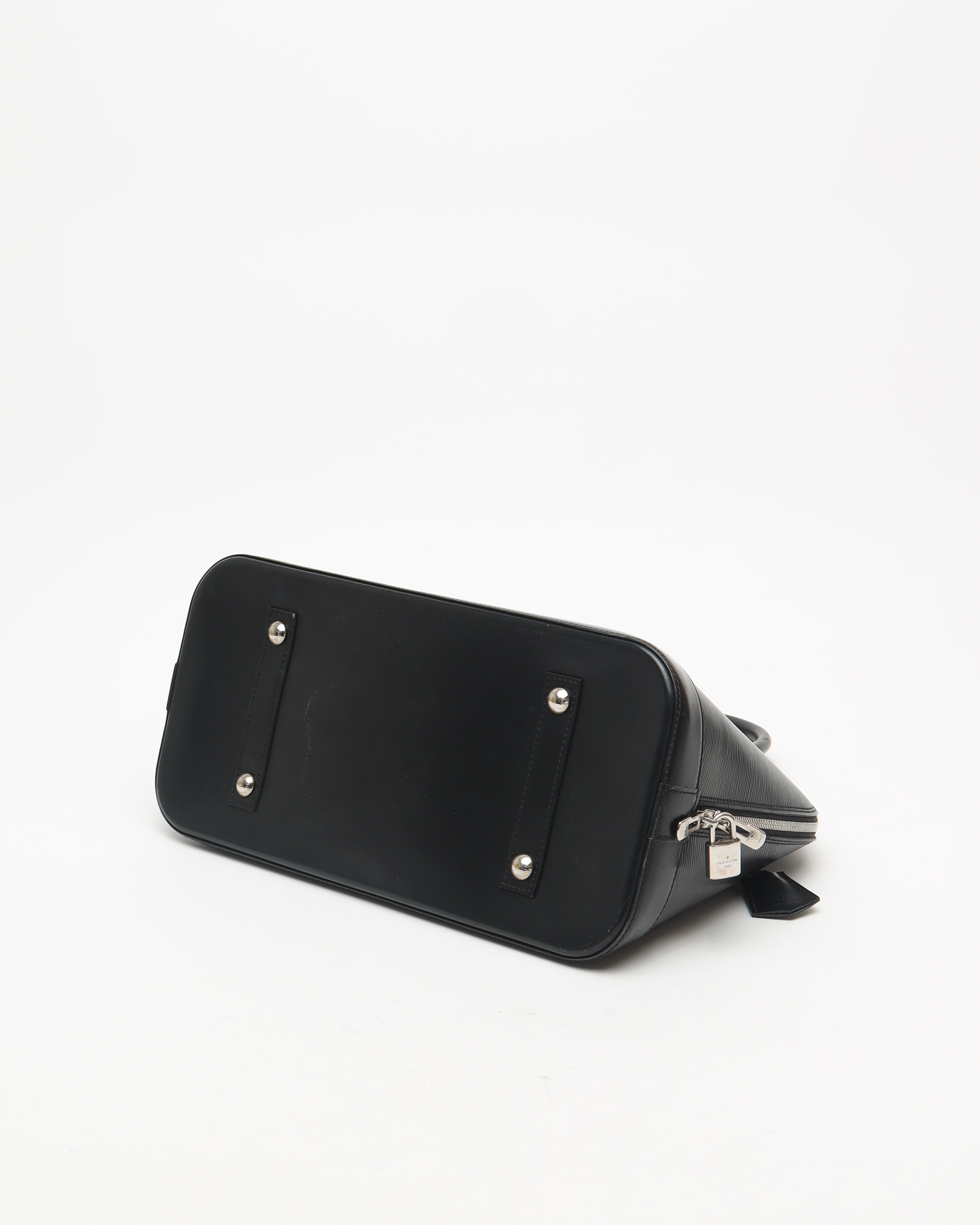 Pre-owned Louis Vuitton Epi Alma Gm Bag In Black