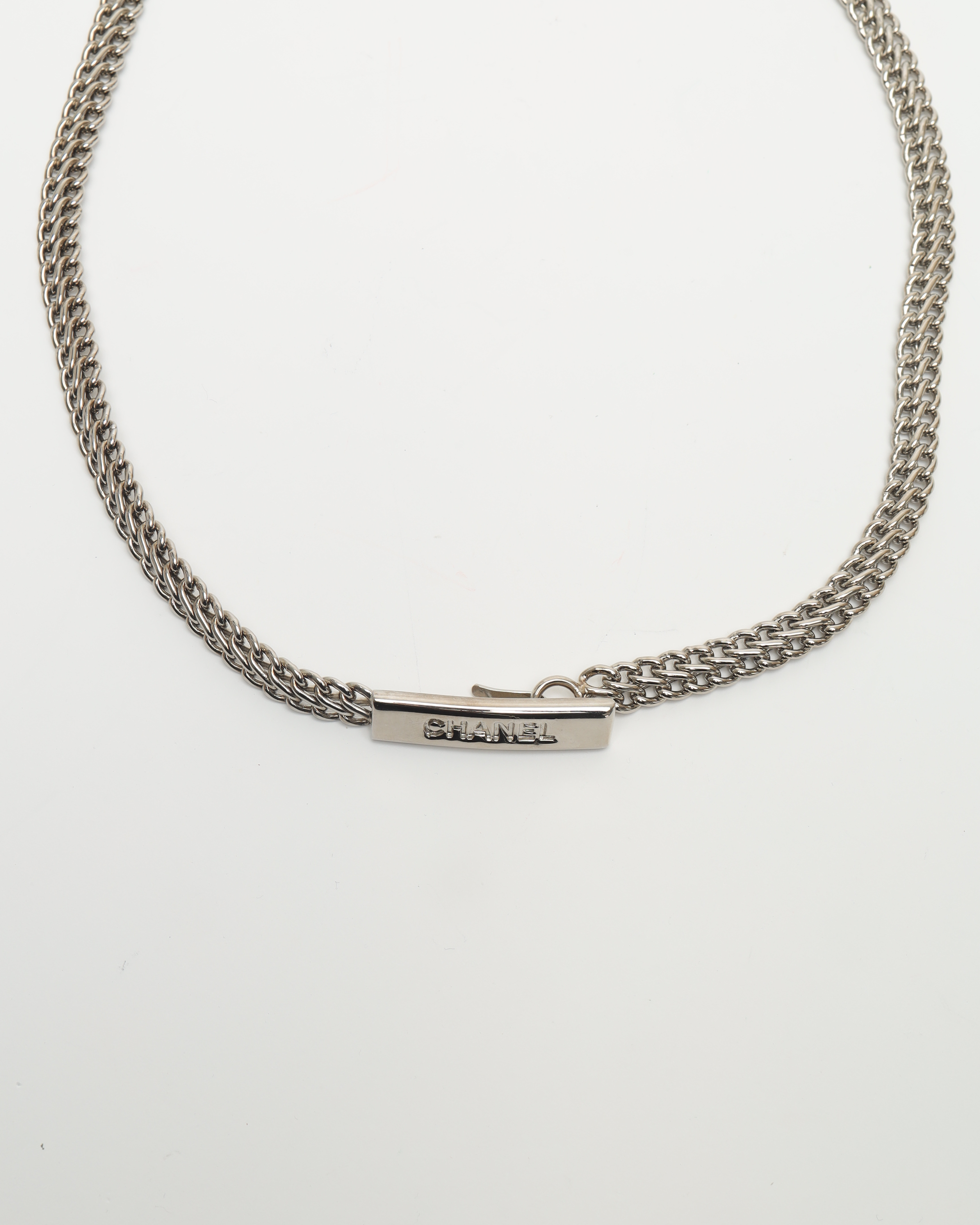 Pre-owned Chanel Plate Chain Necklace In Silver