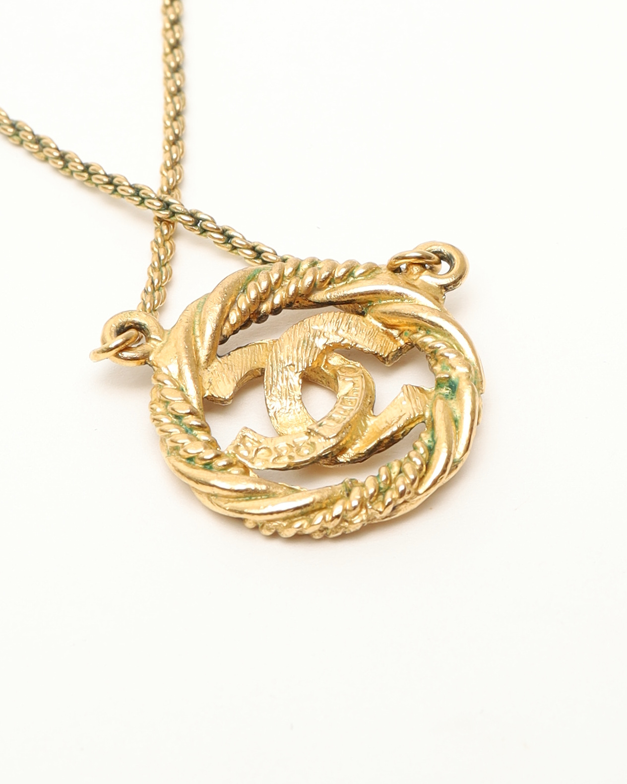 Pre-owned Chanel Coco Mark Circle Gold-plated Necklace