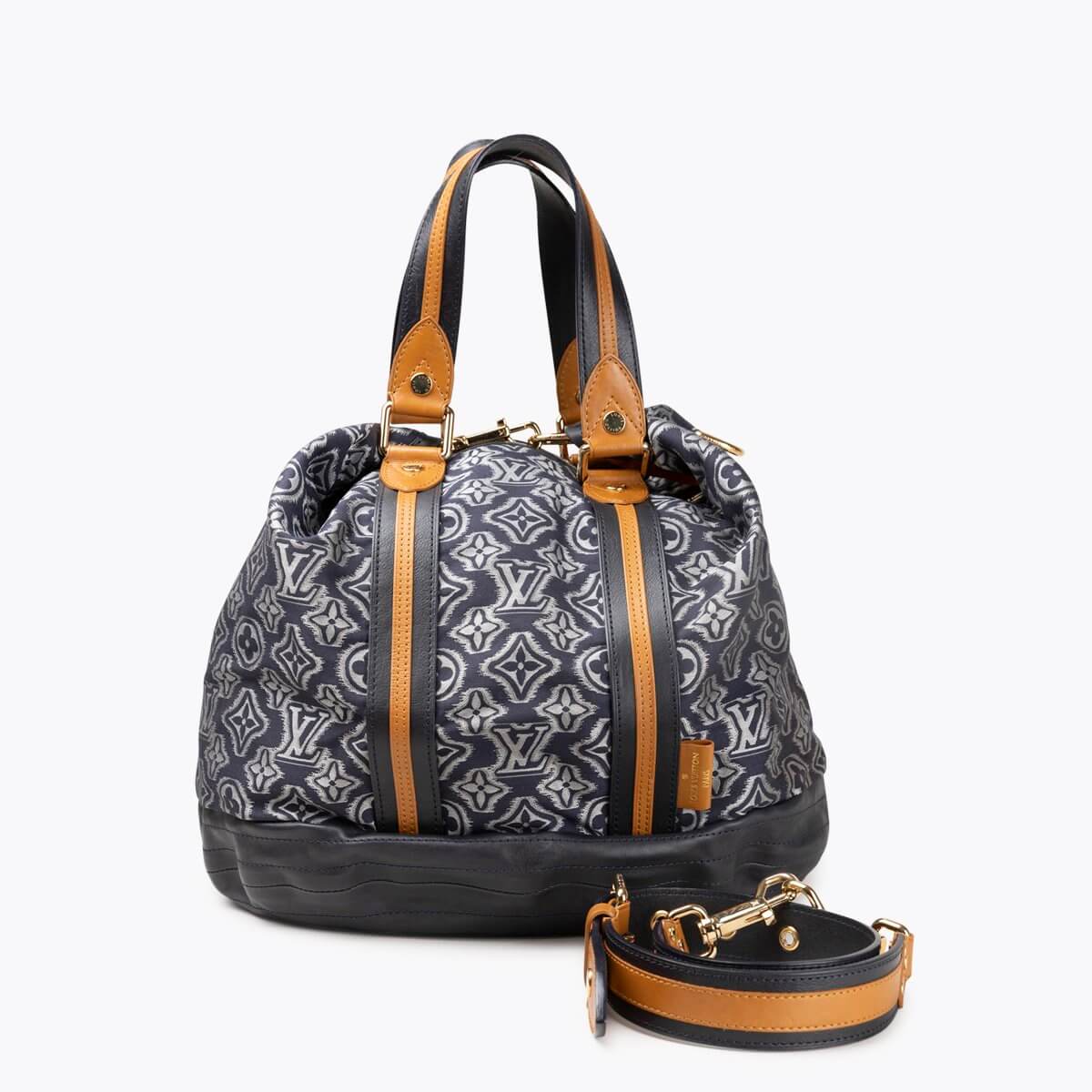 LOUIS VUITTON Pre-Fall 2010 Aviator Bag