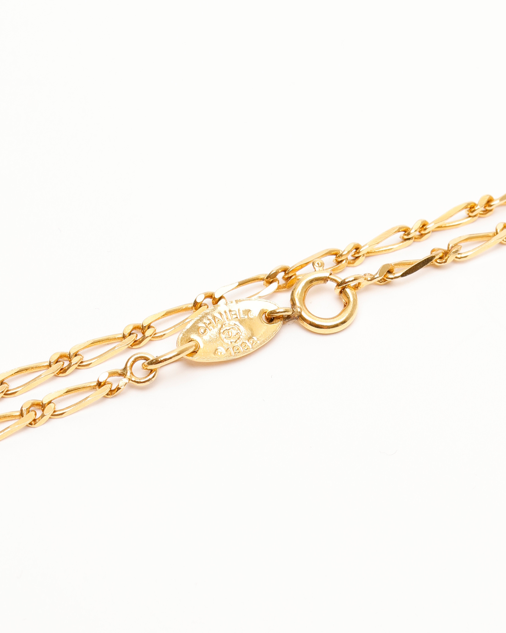 Pre-owned Chanel Coco Mark Rhinestone Circle Necklace