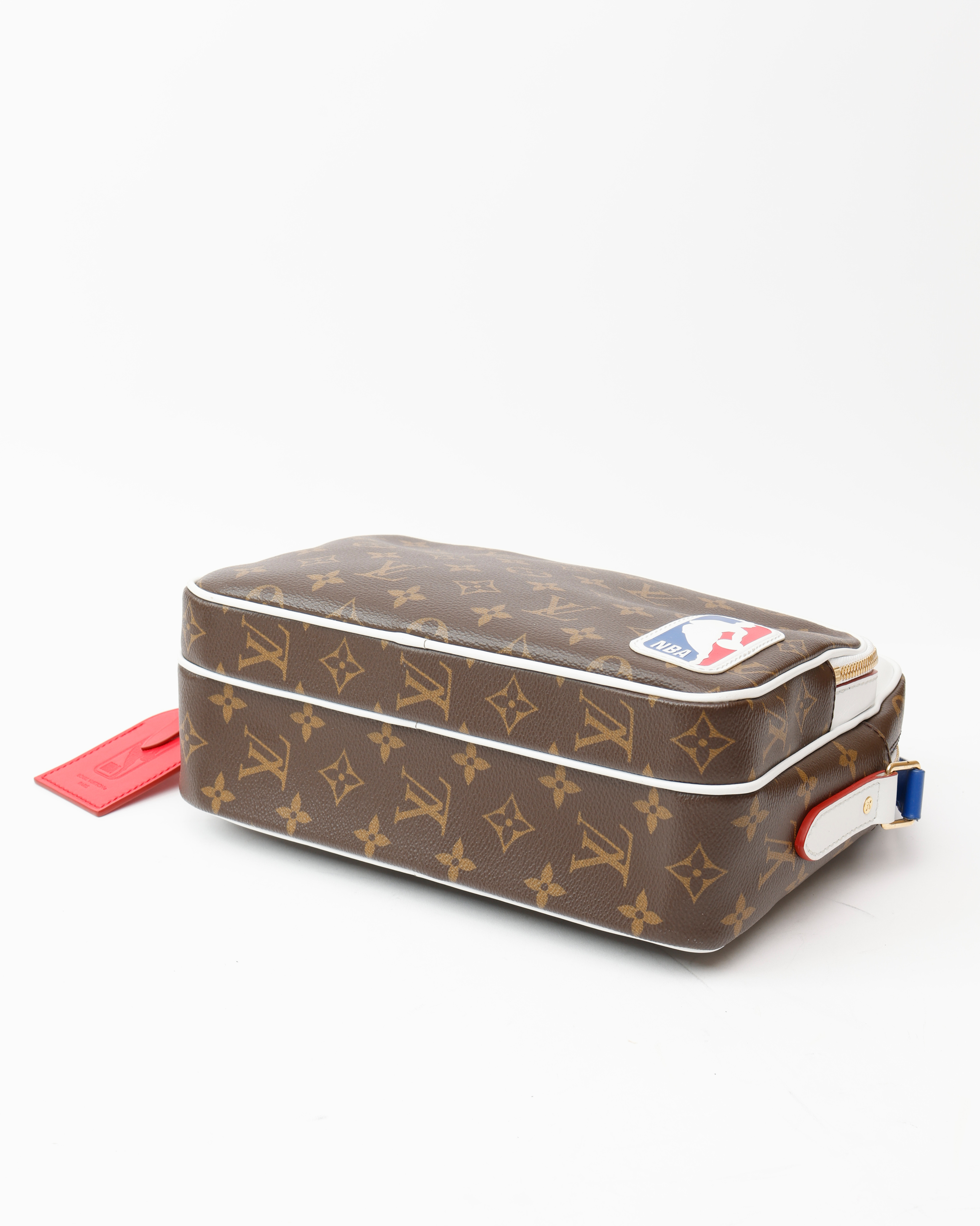 Pre-owned Louis Vuitton Nba Monogram Nile Messenger Pm