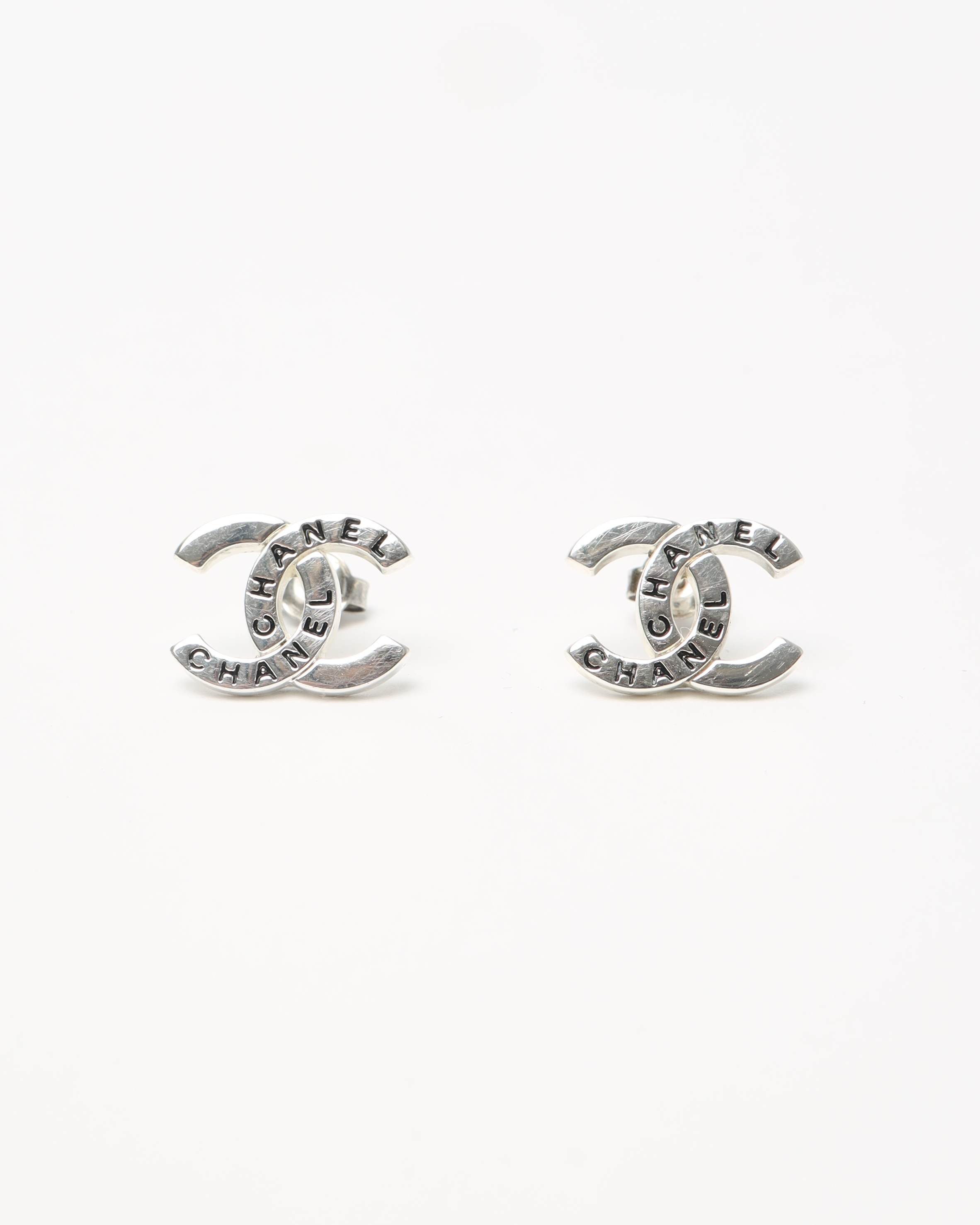 Pre-owned Chanel Cc Earrings