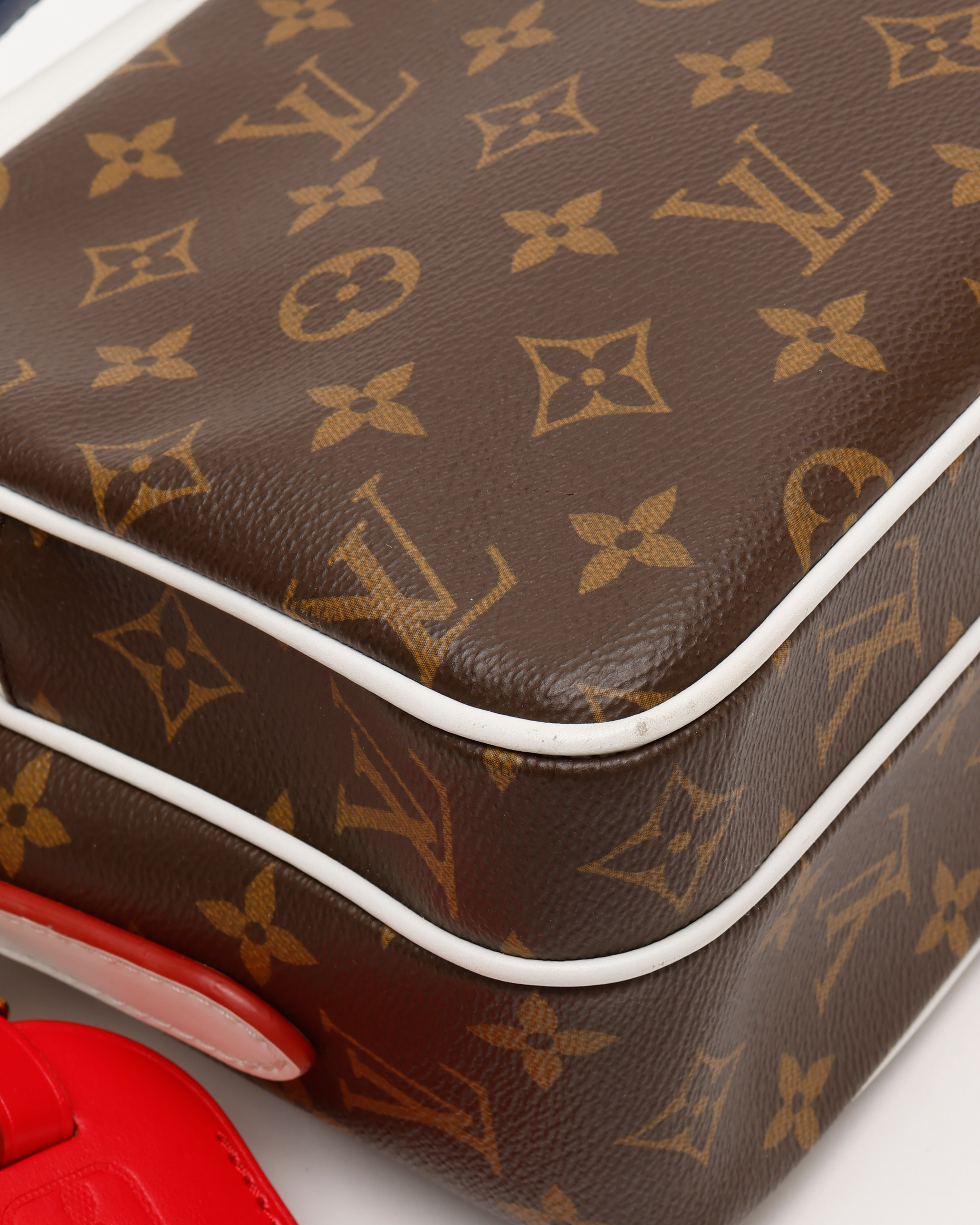 Pre-owned Louis Vuitton Nba Monogram Nile Messenger Pm Bag