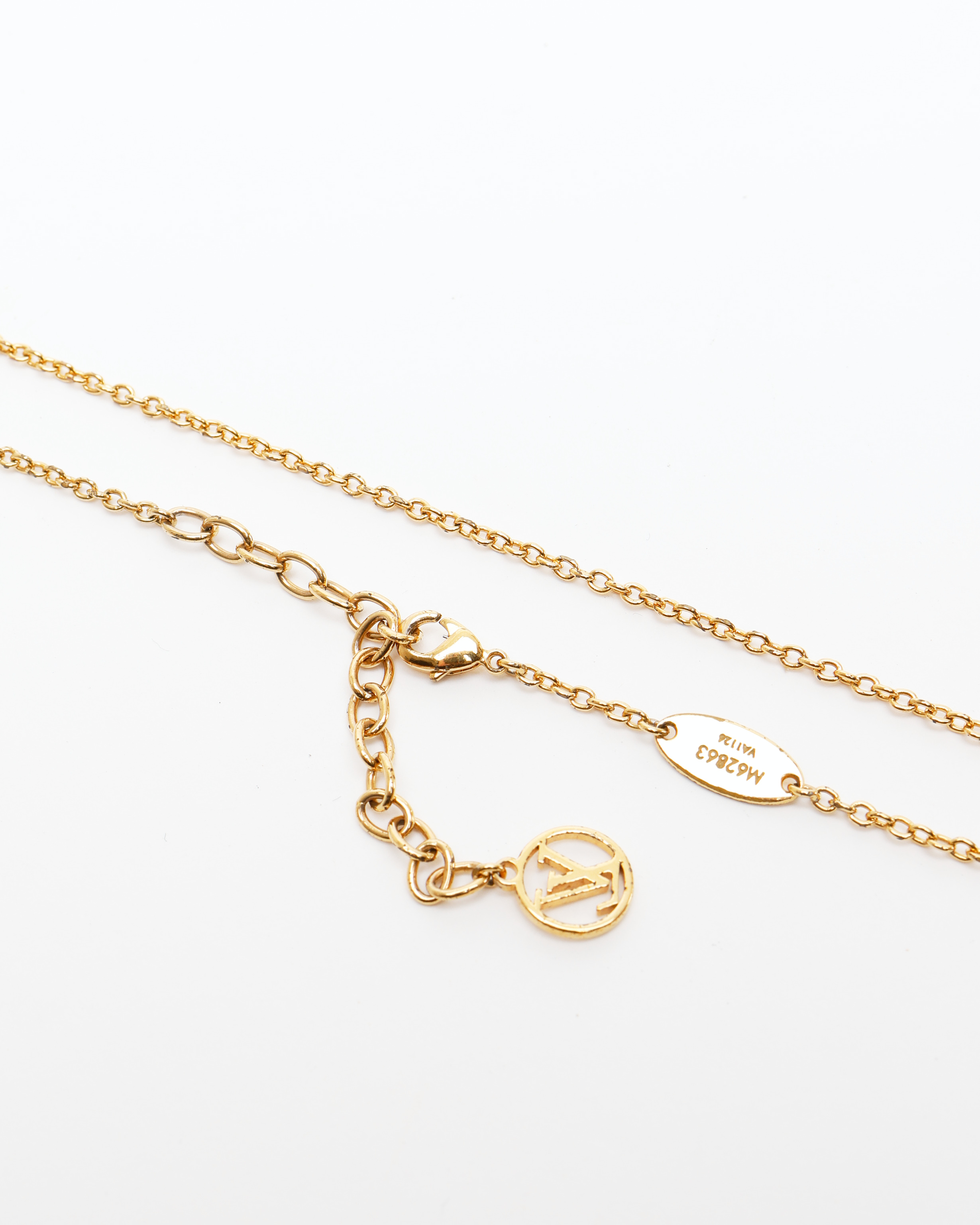 Pre-owned Louis Vuitton V Rhinestone Necklace In Gold