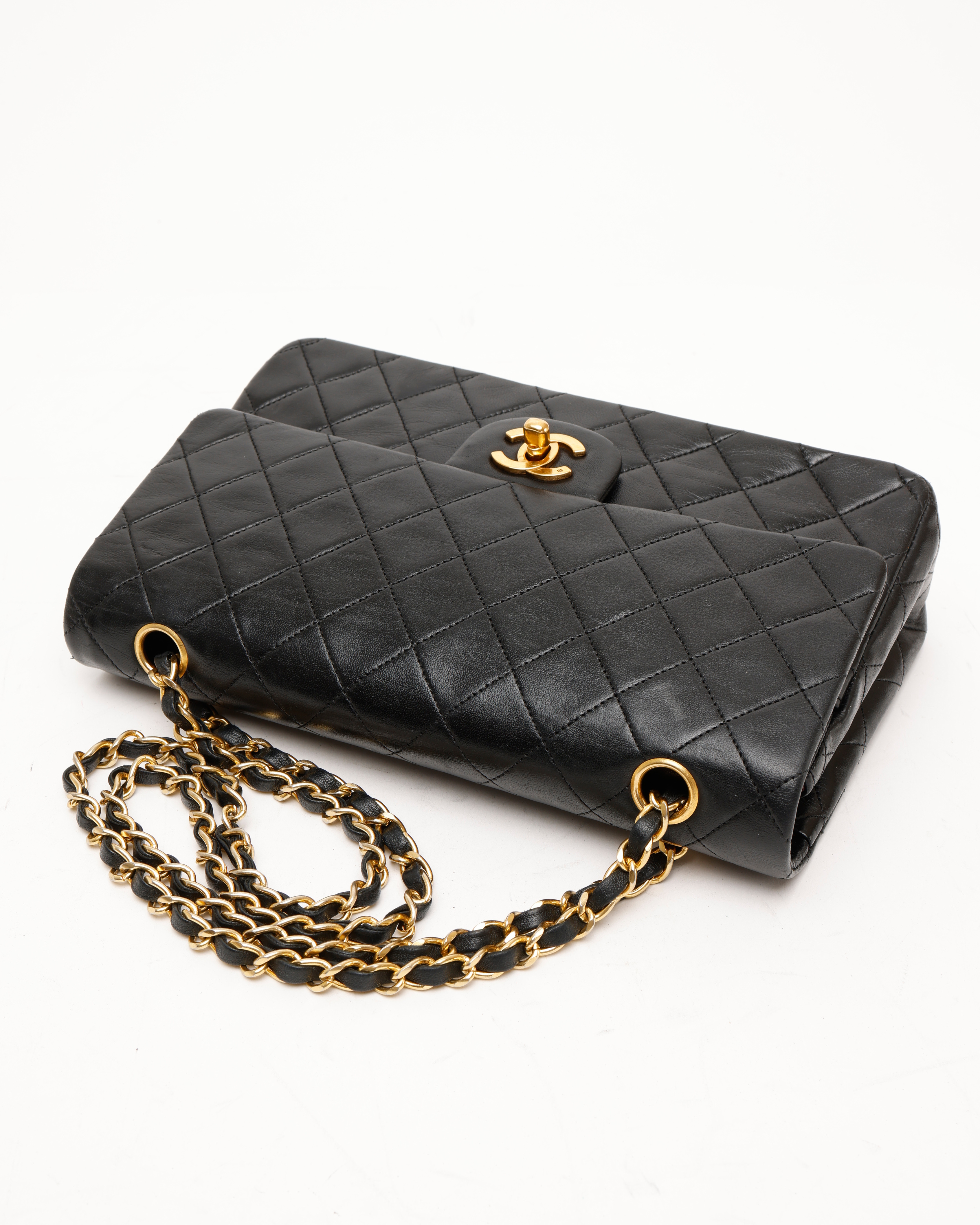 Pre-owned Chanel Classic Medium Double Flap Bag In Black