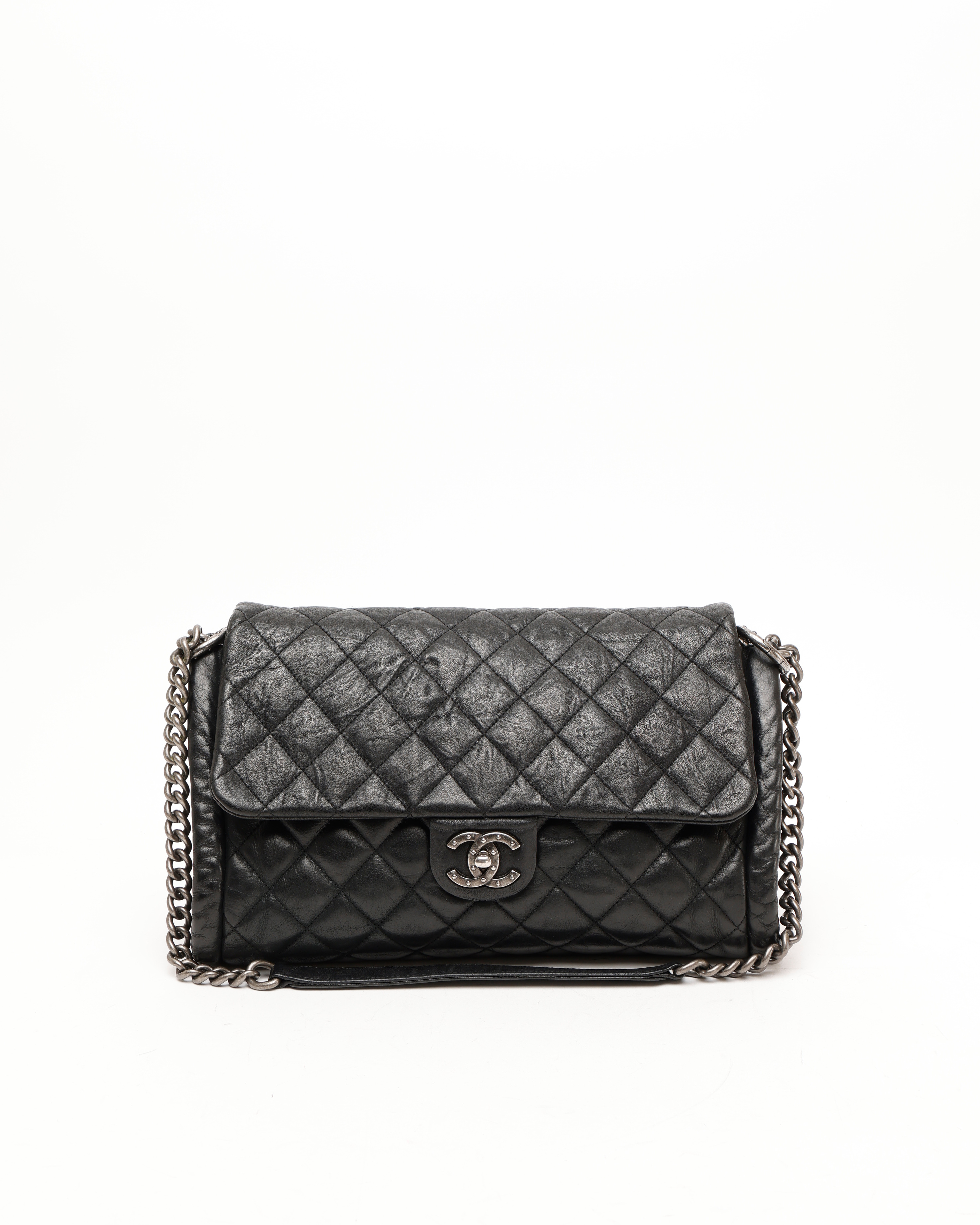 Pre-owned Chanel Classic Chain Flap Bag In Black
