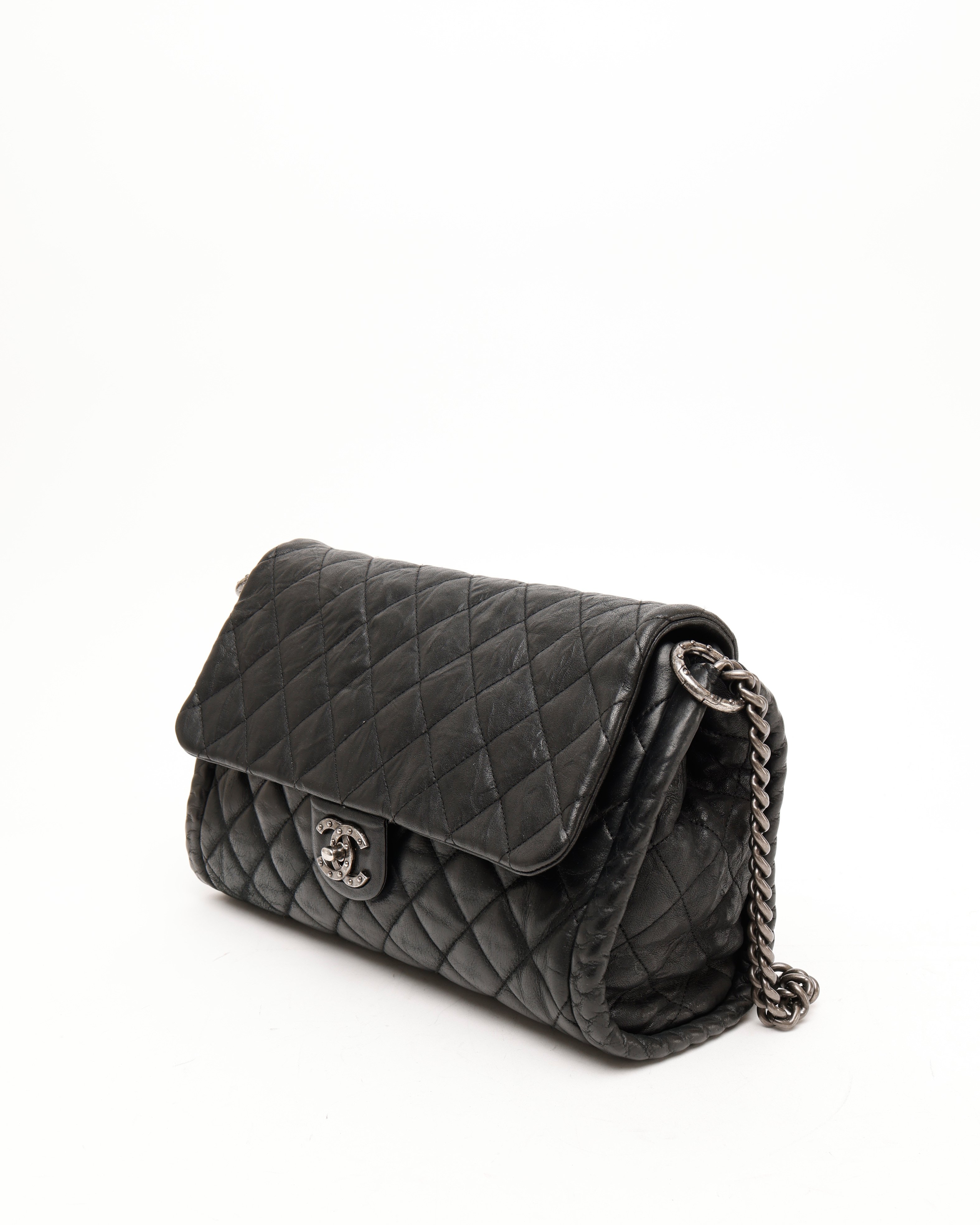 Pre-owned Chanel Classic Chain Flap Bag In Black