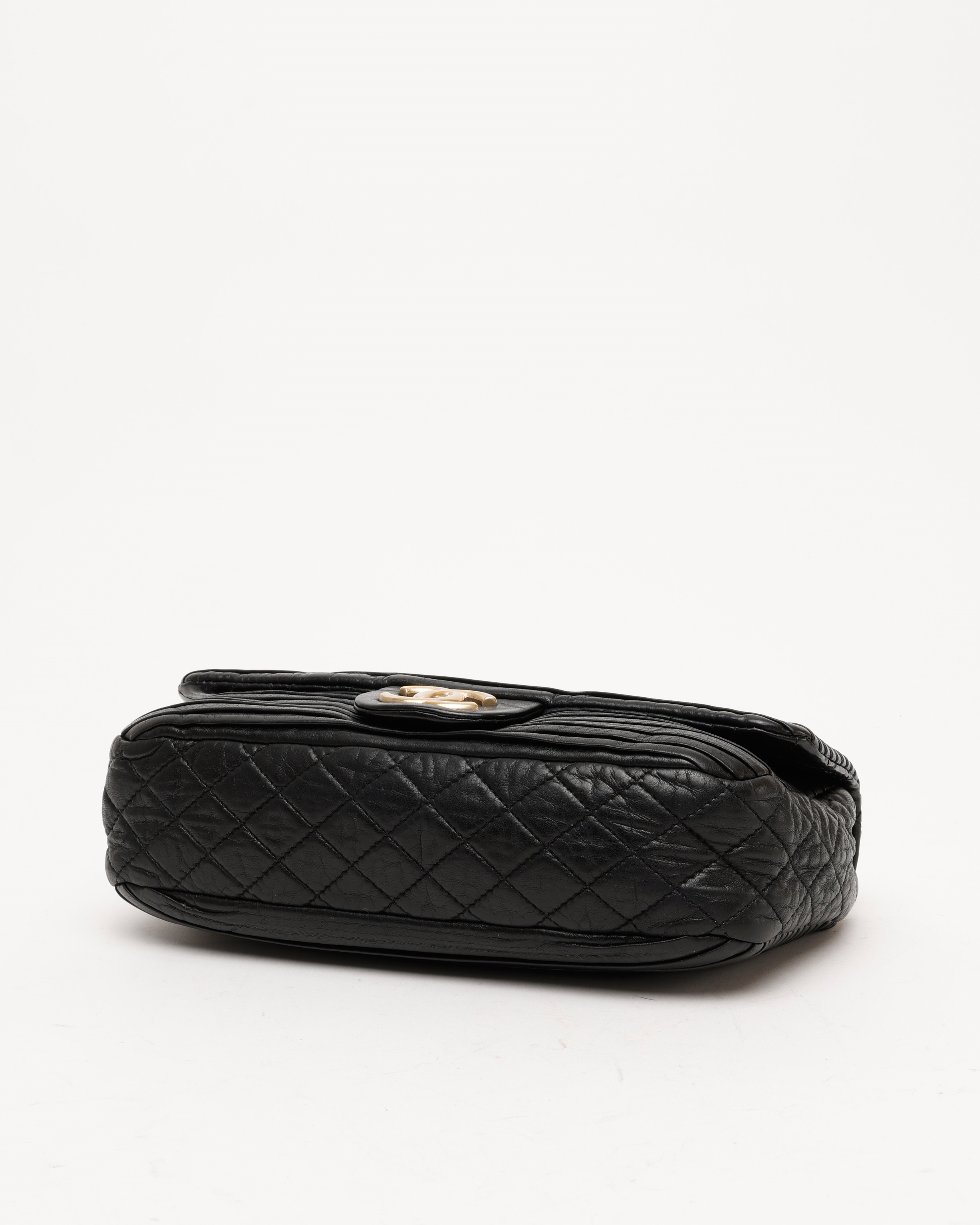 Pre-owned Chanel Pleated Single Flap Bag In Black