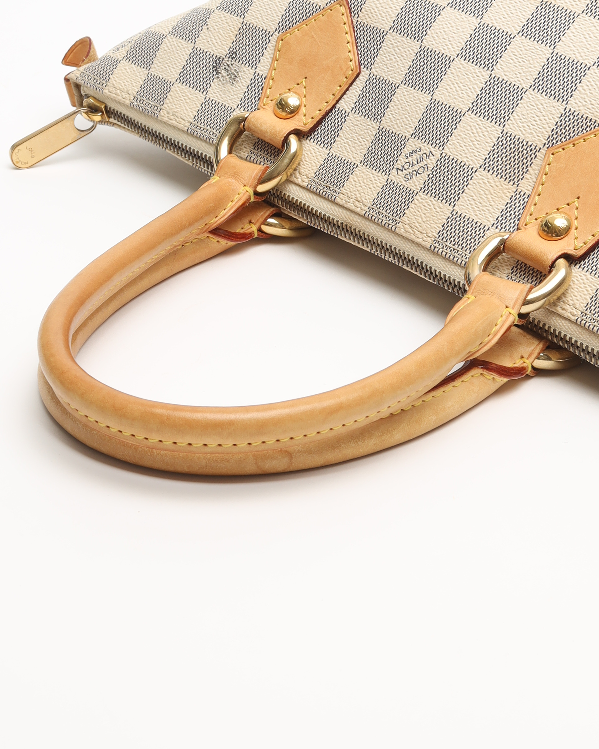 Pre-owned Louis Vuitton Damier Azur Saleya Pm Bag In White