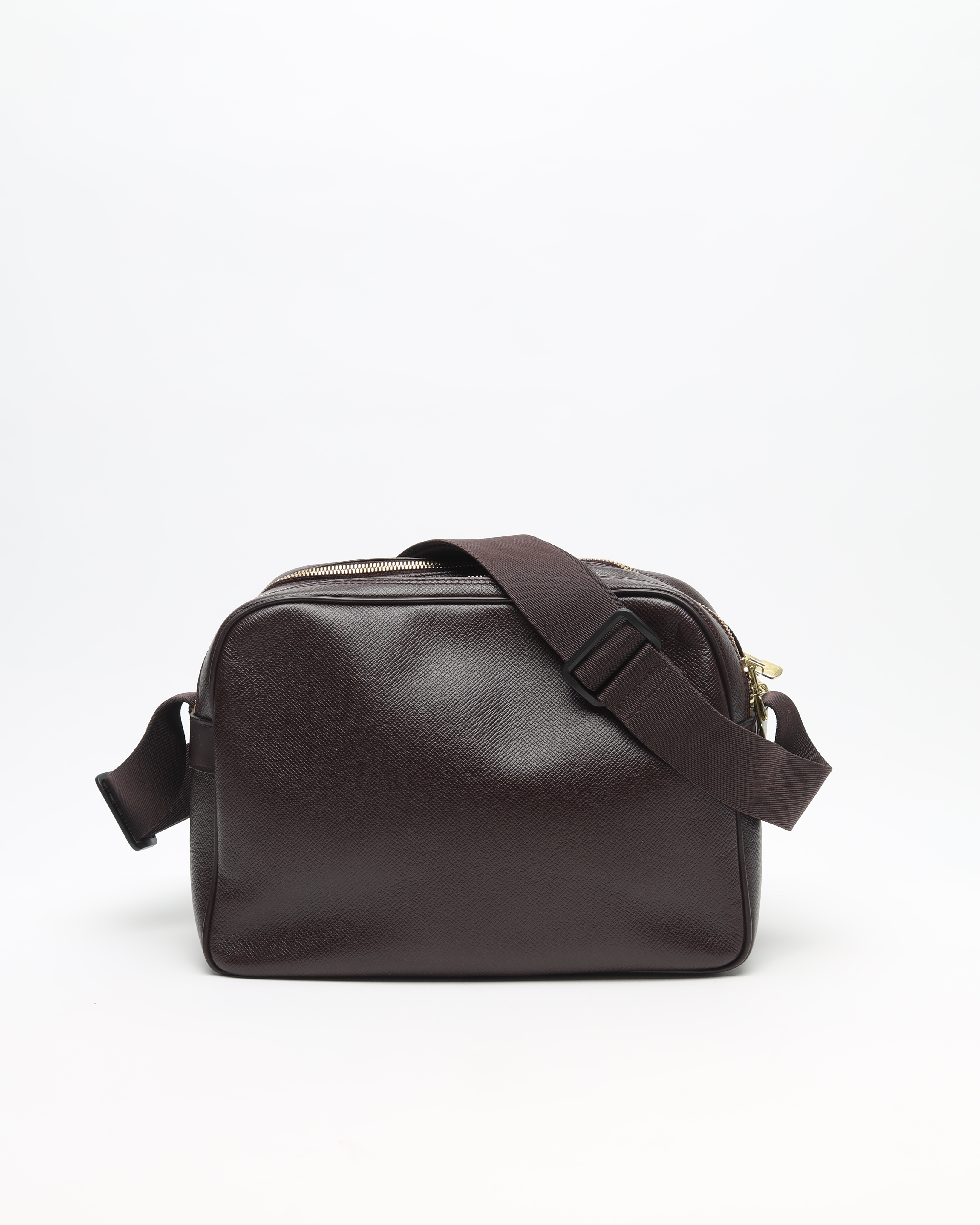 LOUIS VUITTON Taiga Reporter Bag