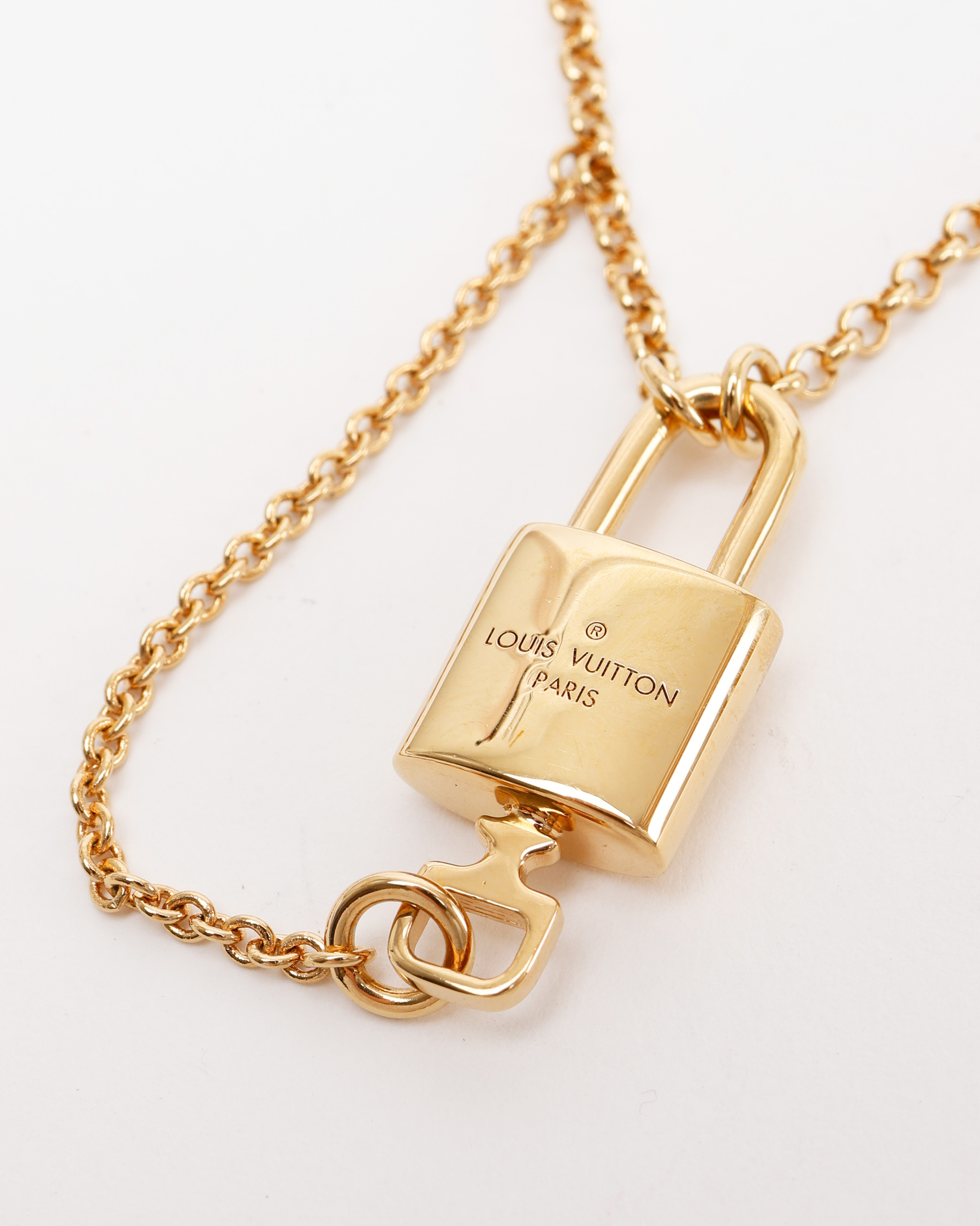 Pre-owned Louis Vuitton Gold-tone Lockit Pendant Bracelet
