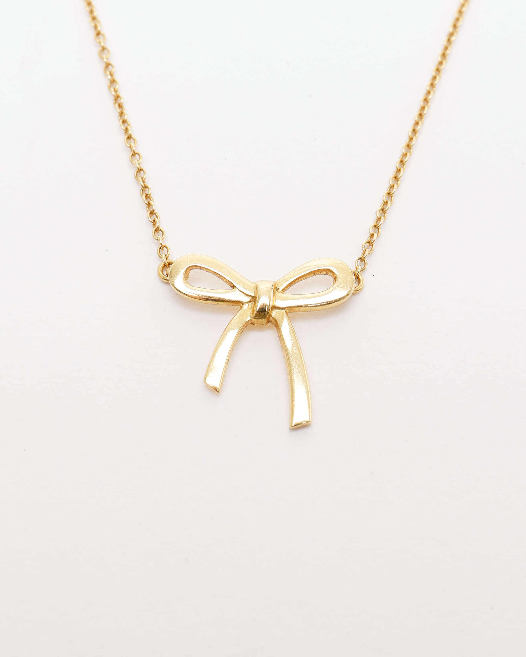 Tiffany & Co Bow Ribbon Pendant 18k Necklace