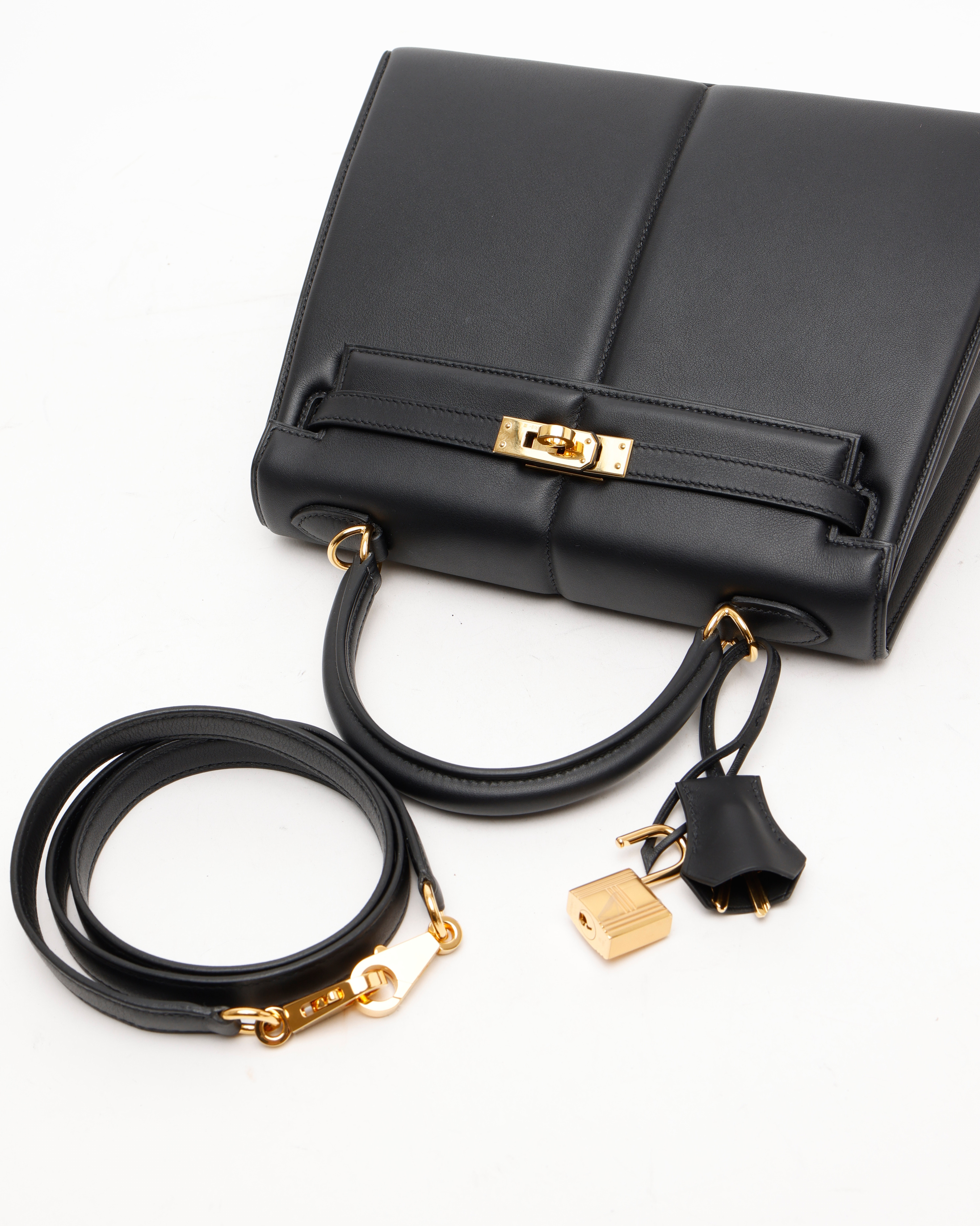 Pre-owned Hermes Hermès Kelly 25 Swift Padded Sellier Bag In Black