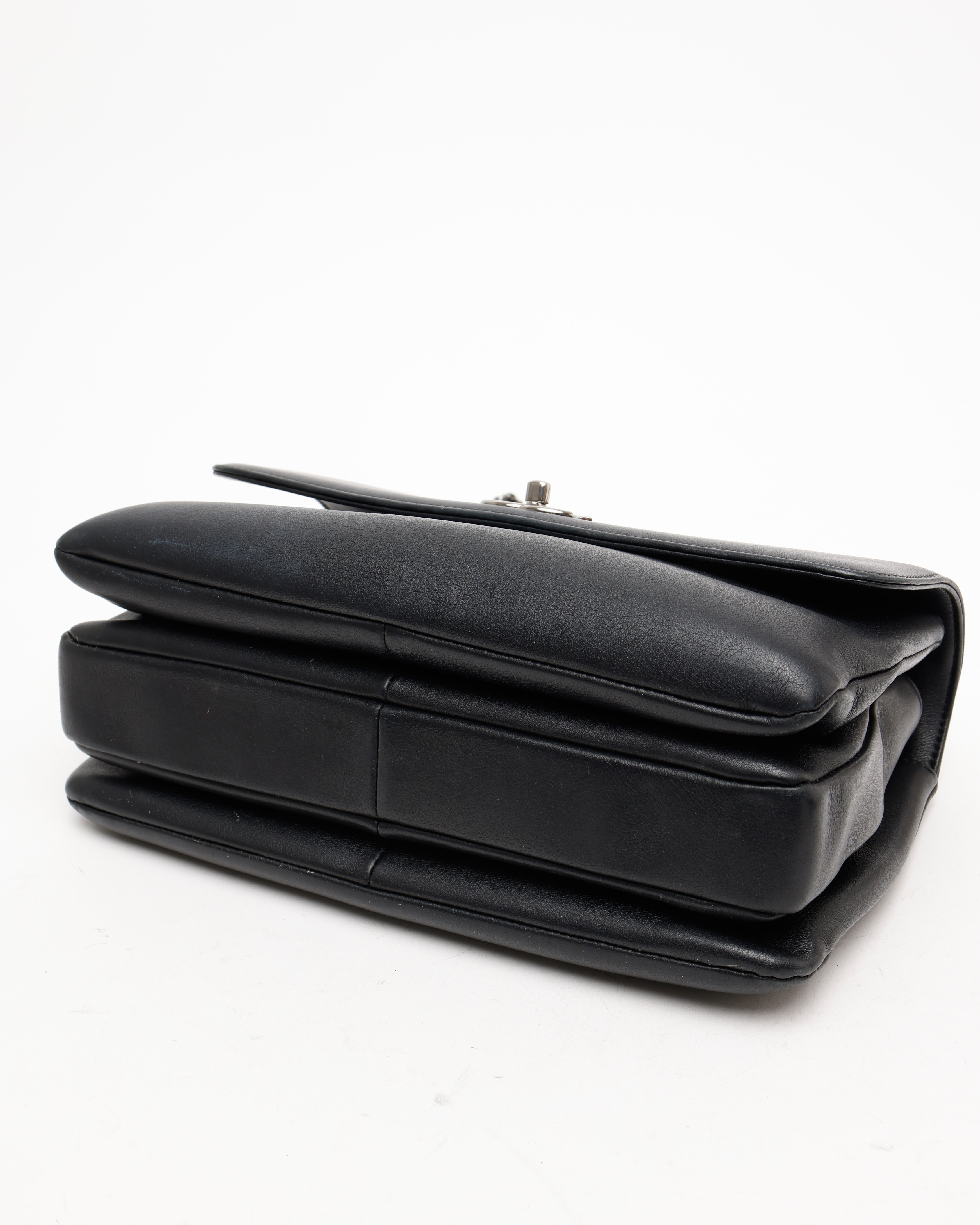 Pre-owned Chanel Medium Calf Trendy Cc Flap Bag