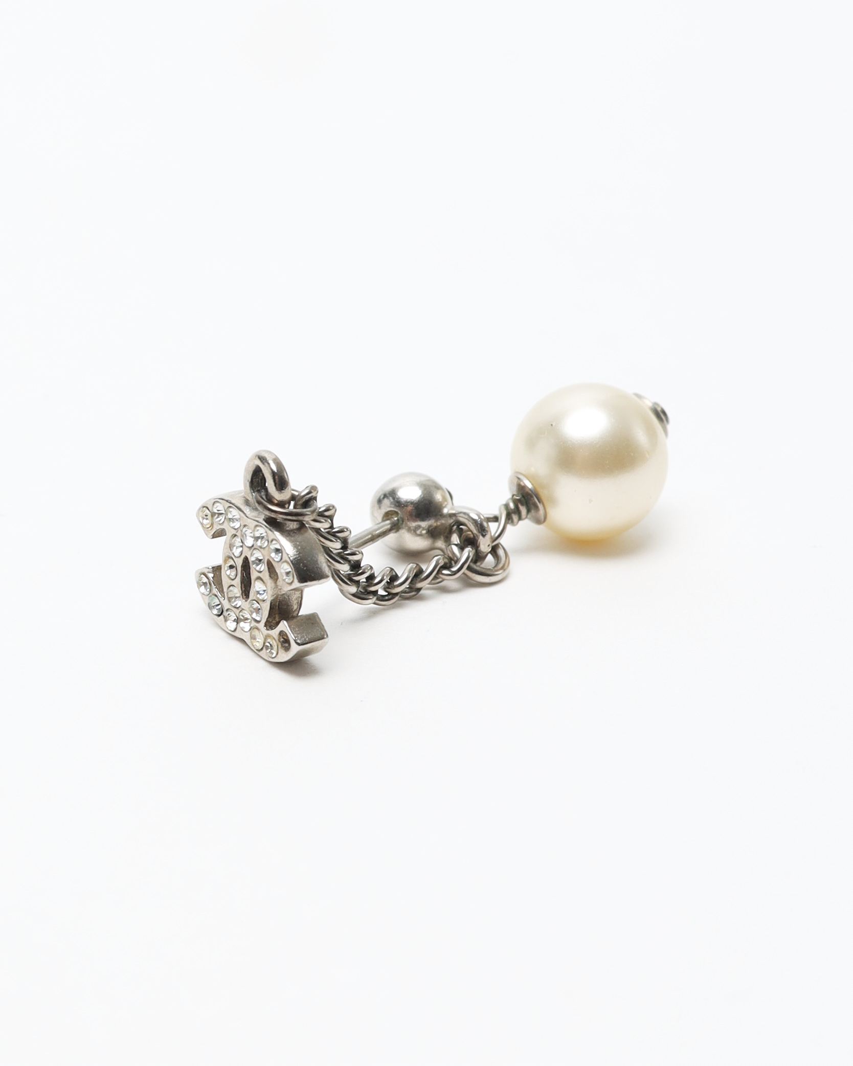 Pre-owned Chanel Coco Mark Rhinestone And Pearl Earrings In Silver
