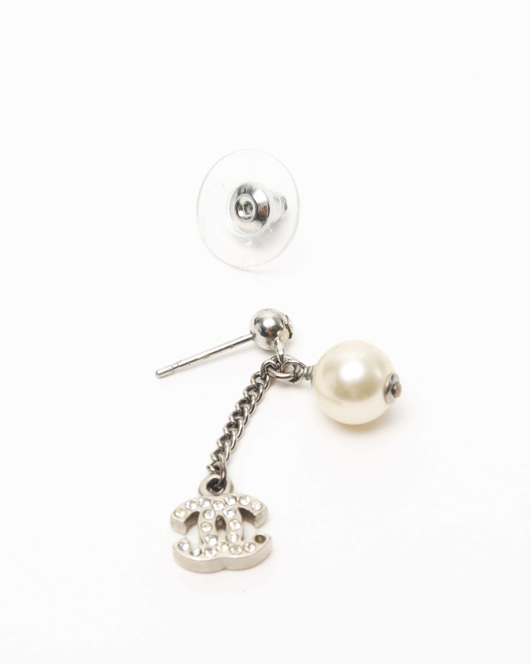 Pre-owned Chanel Coco Mark Rhinestone And Pearl Earrings In Silver