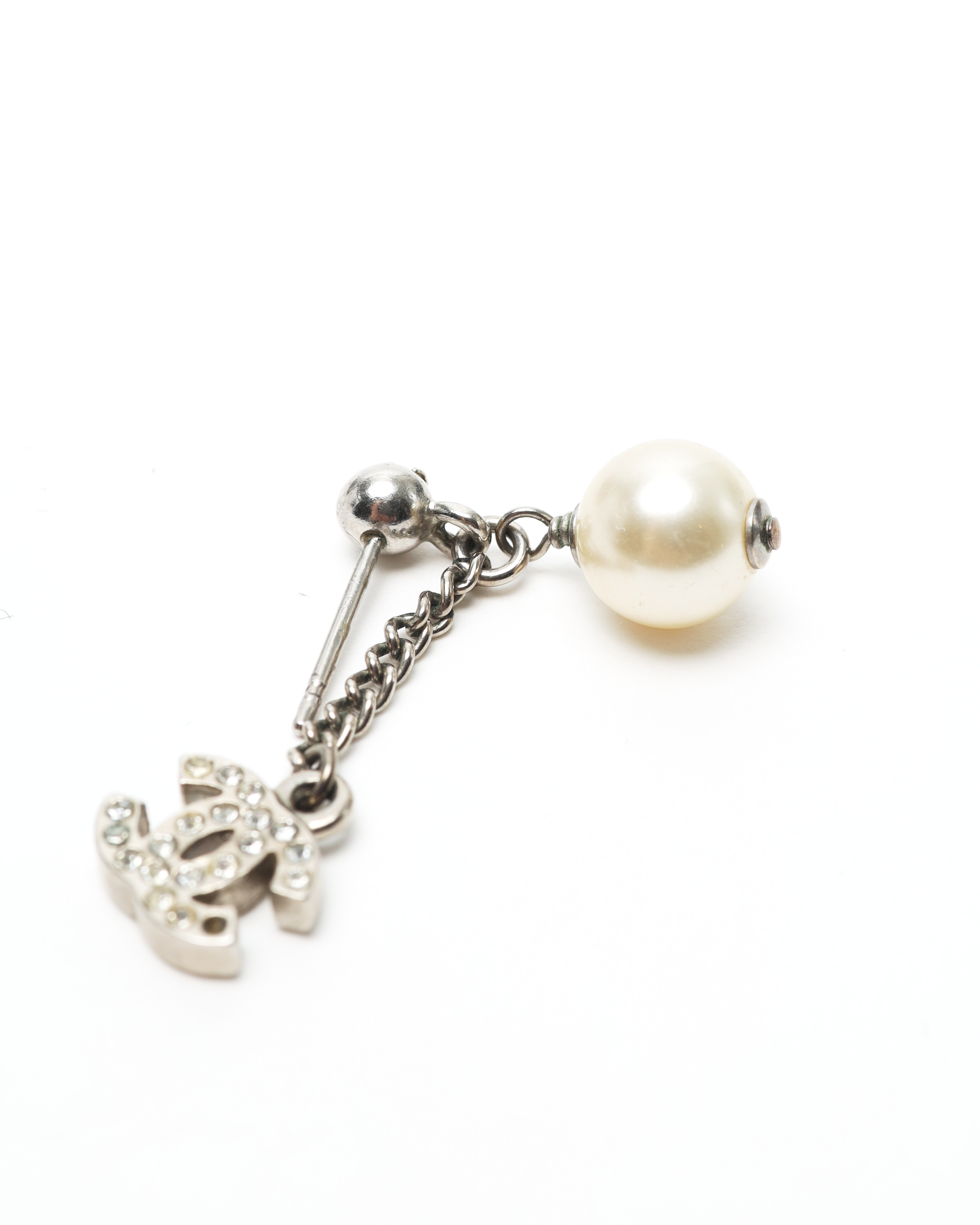 Pre-owned Chanel Coco Mark Rhinestone And Pearl Earrings In Silver