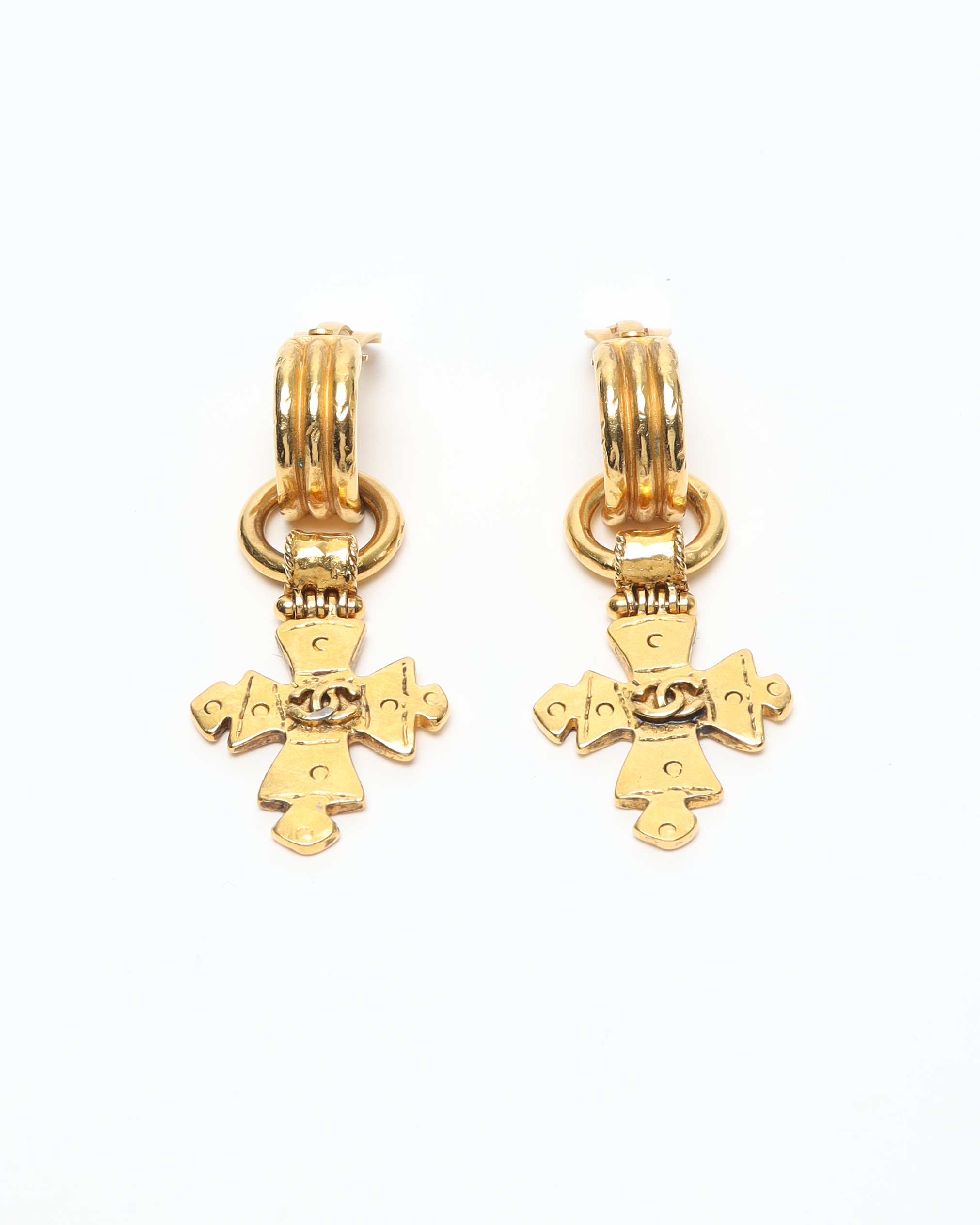 Pre-owned Chanel Gold-tone Dangling Clip-on Earrings