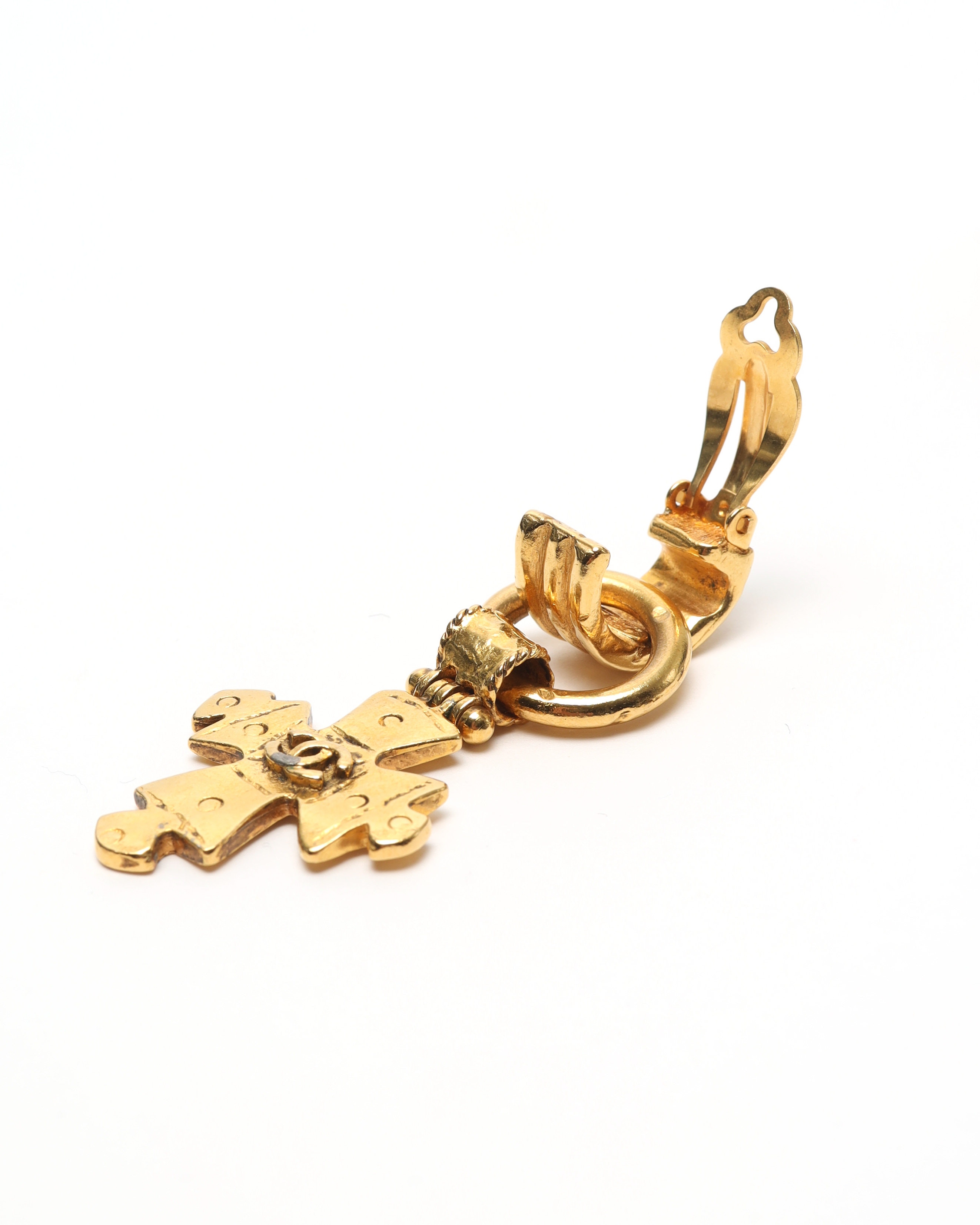 Pre-owned Chanel Gold-tone Dangling Clip-on Earrings
