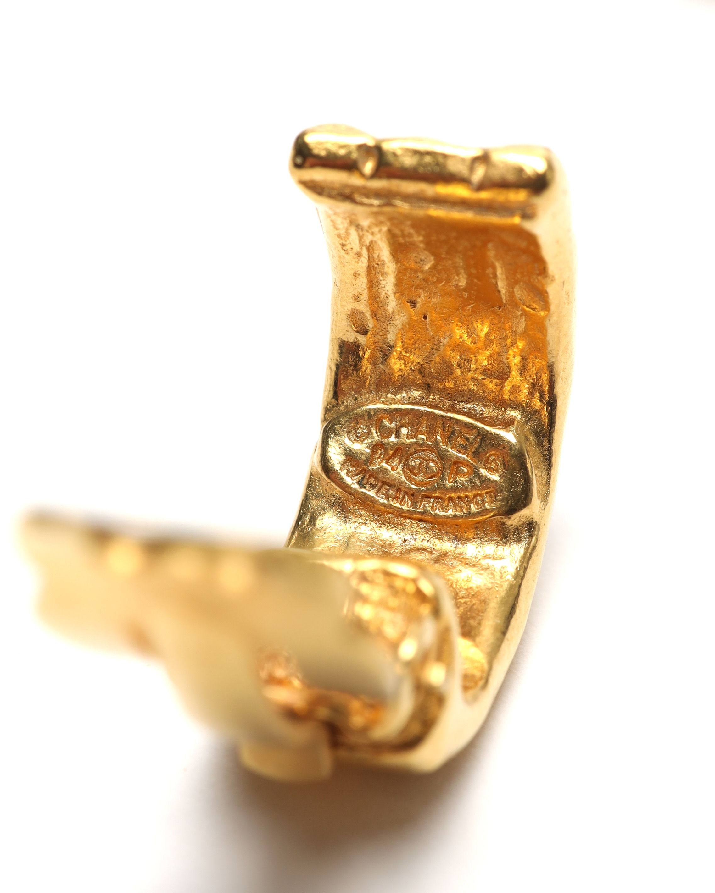 Pre-owned Chanel Gold-tone Dangling Clip-on Earrings